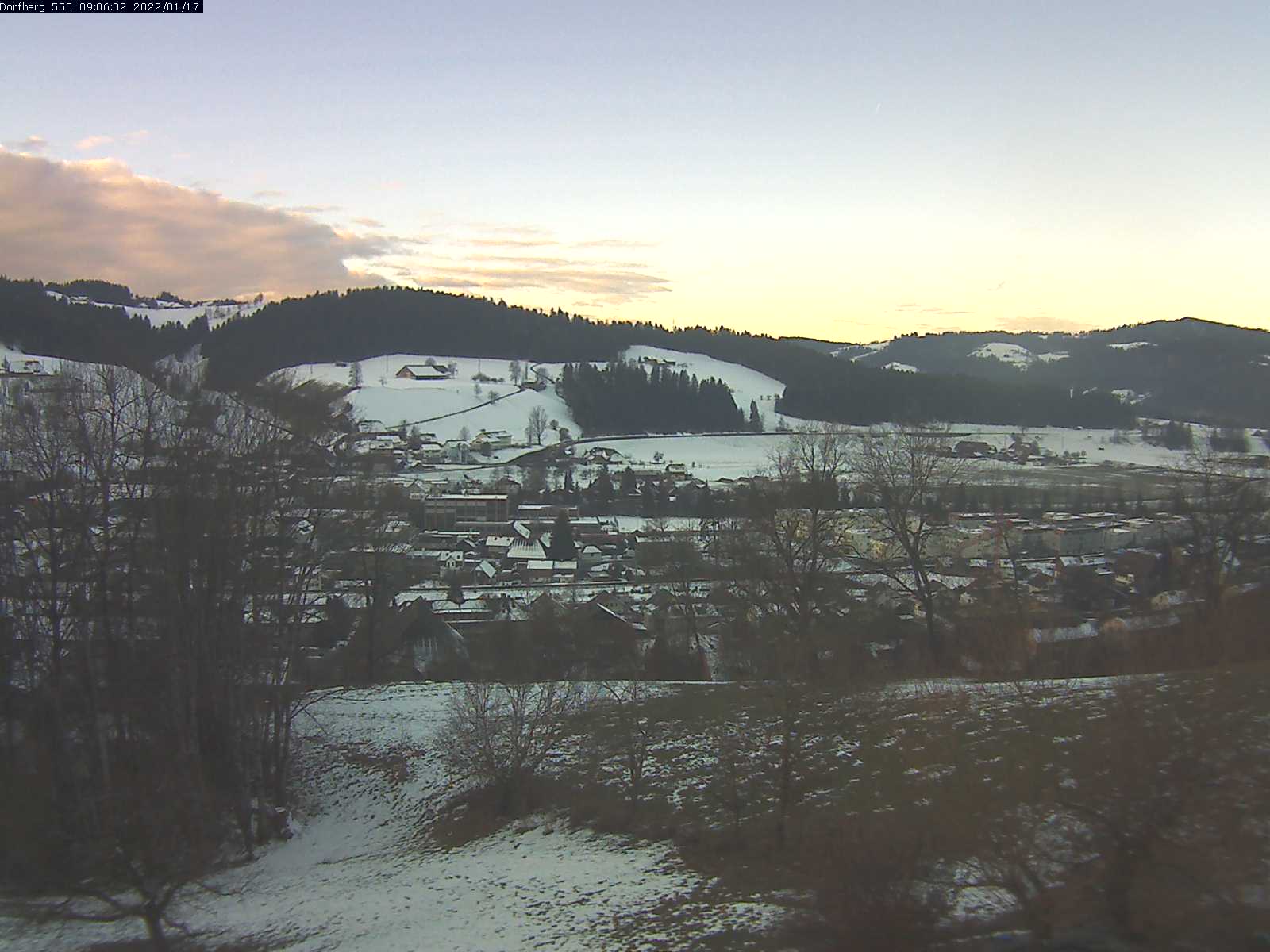 Webcam-Bild: Aussicht vom Dorfberg in Langnau 20220117-090601