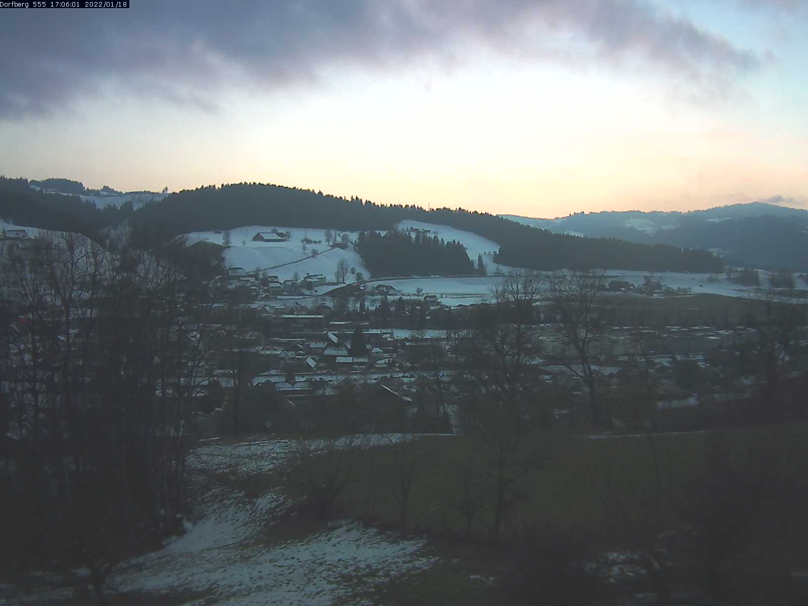 Webcam-Bild: Aussicht vom Dorfberg in Langnau 20220118-170601