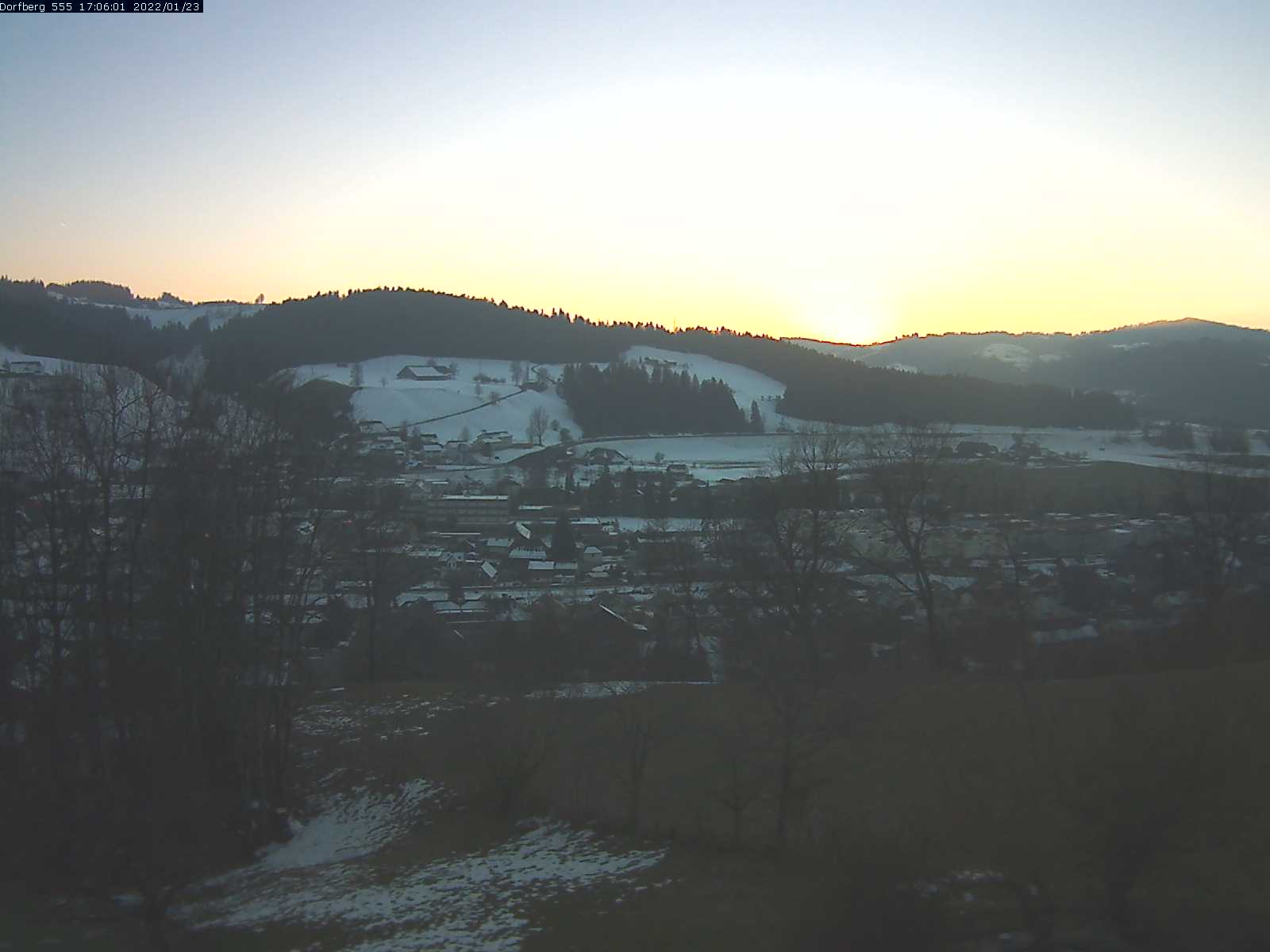 Webcam-Bild: Aussicht vom Dorfberg in Langnau 20220123-170601