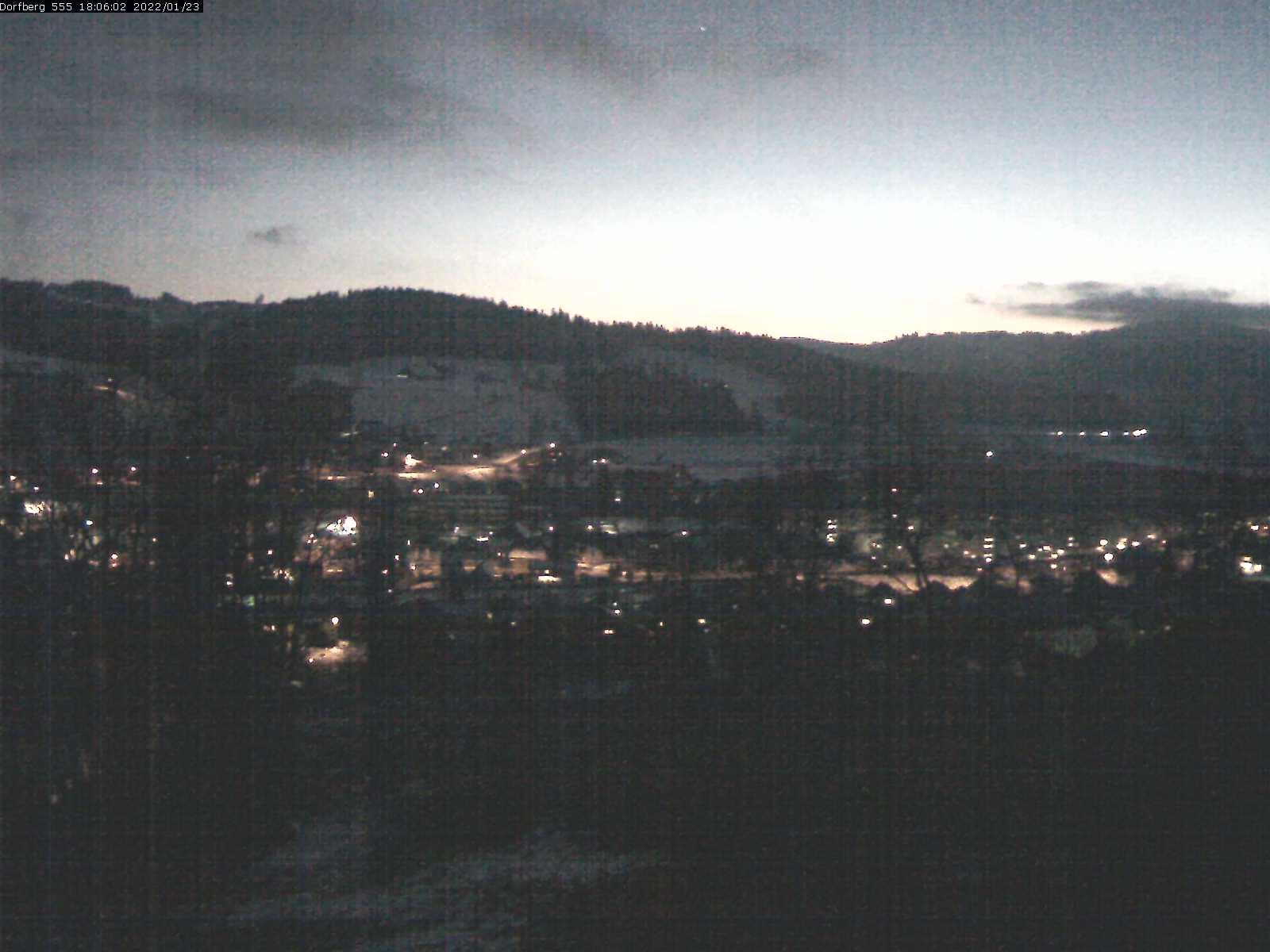 Webcam-Bild: Aussicht vom Dorfberg in Langnau 20220123-180601