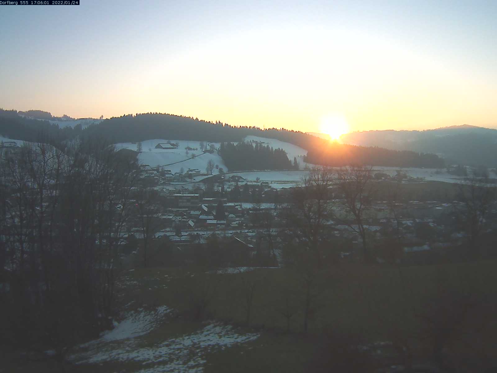 Webcam-Bild: Aussicht vom Dorfberg in Langnau 20220124-170601