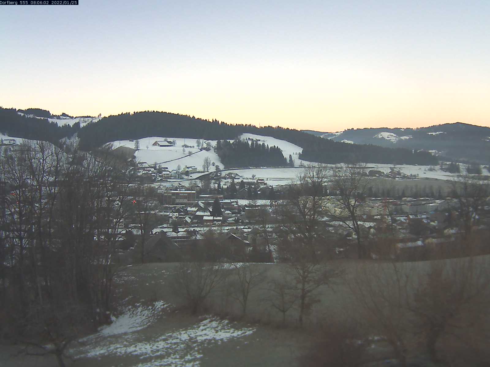 Webcam-Bild: Aussicht vom Dorfberg in Langnau 20220125-080601