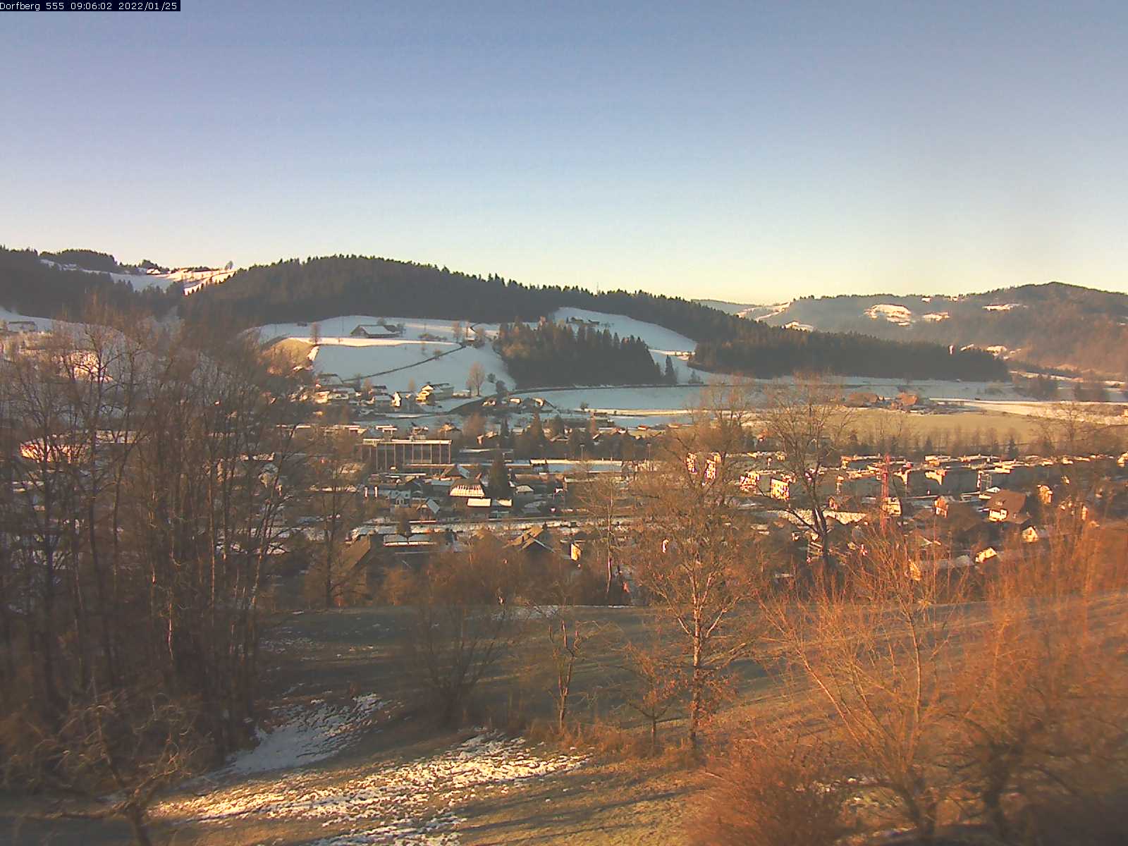 Webcam-Bild: Aussicht vom Dorfberg in Langnau 20220125-090601