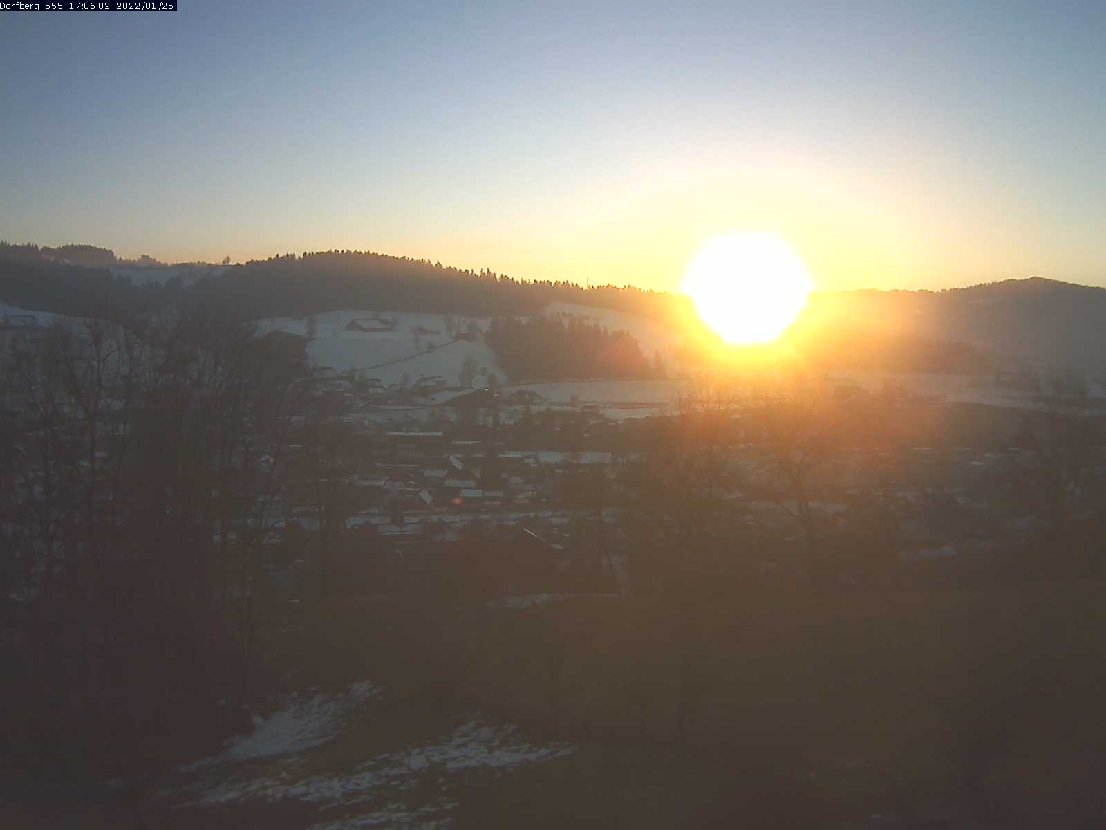 Webcam-Bild: Aussicht vom Dorfberg in Langnau 20220125-170601