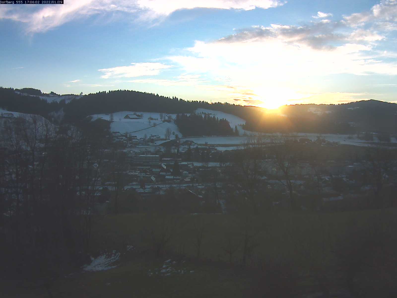 Webcam-Bild: Aussicht vom Dorfberg in Langnau 20220129-170601
