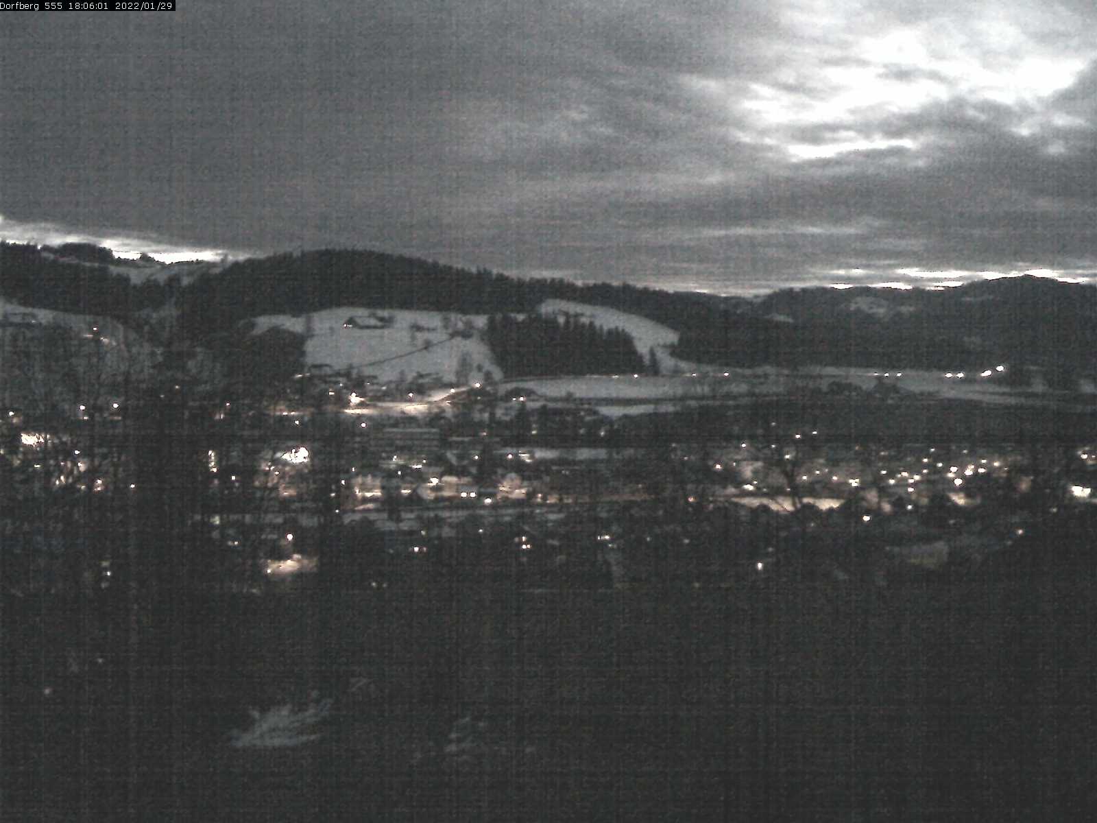 Webcam-Bild: Aussicht vom Dorfberg in Langnau 20220129-180601