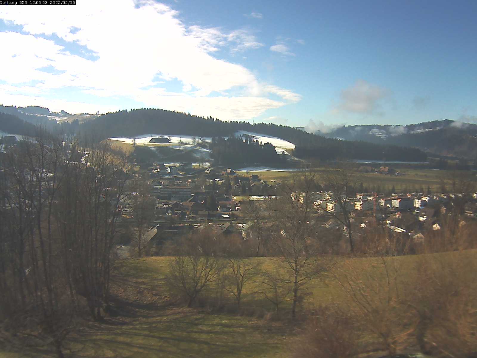 Webcam-Bild: Aussicht vom Dorfberg in Langnau 20220205-120602