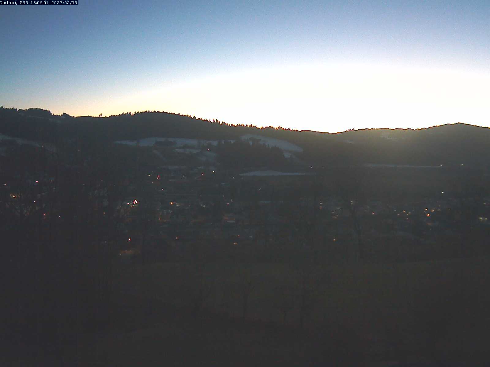 Webcam-Bild: Aussicht vom Dorfberg in Langnau 20220205-180601