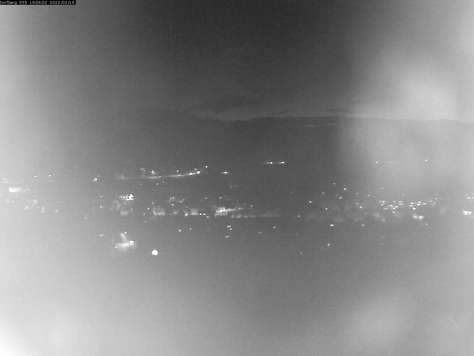 Webcam-Bild: Aussicht vom Dorfberg in Langnau 20220219-190601