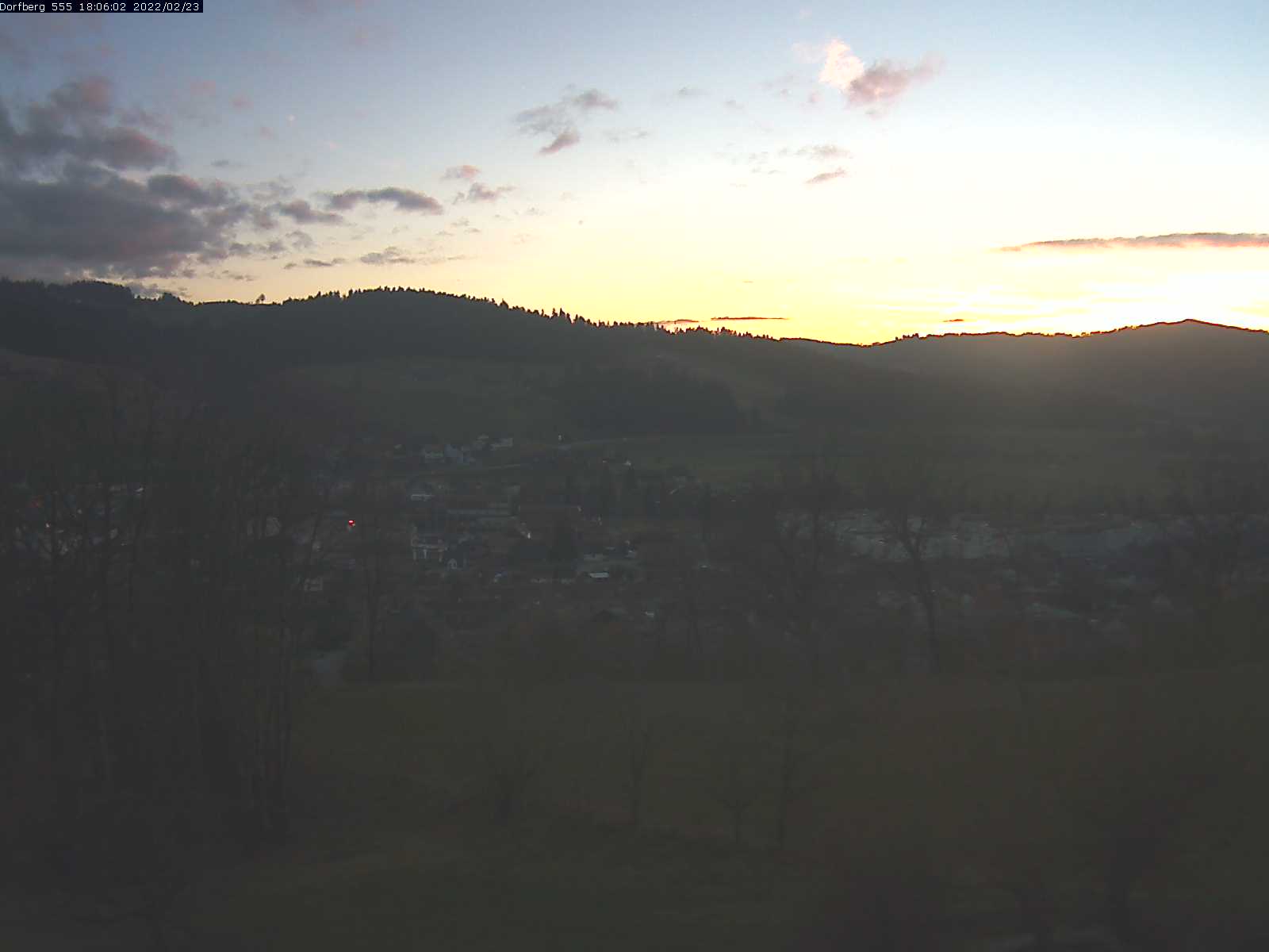 Webcam-Bild: Aussicht vom Dorfberg in Langnau 20220223-180601