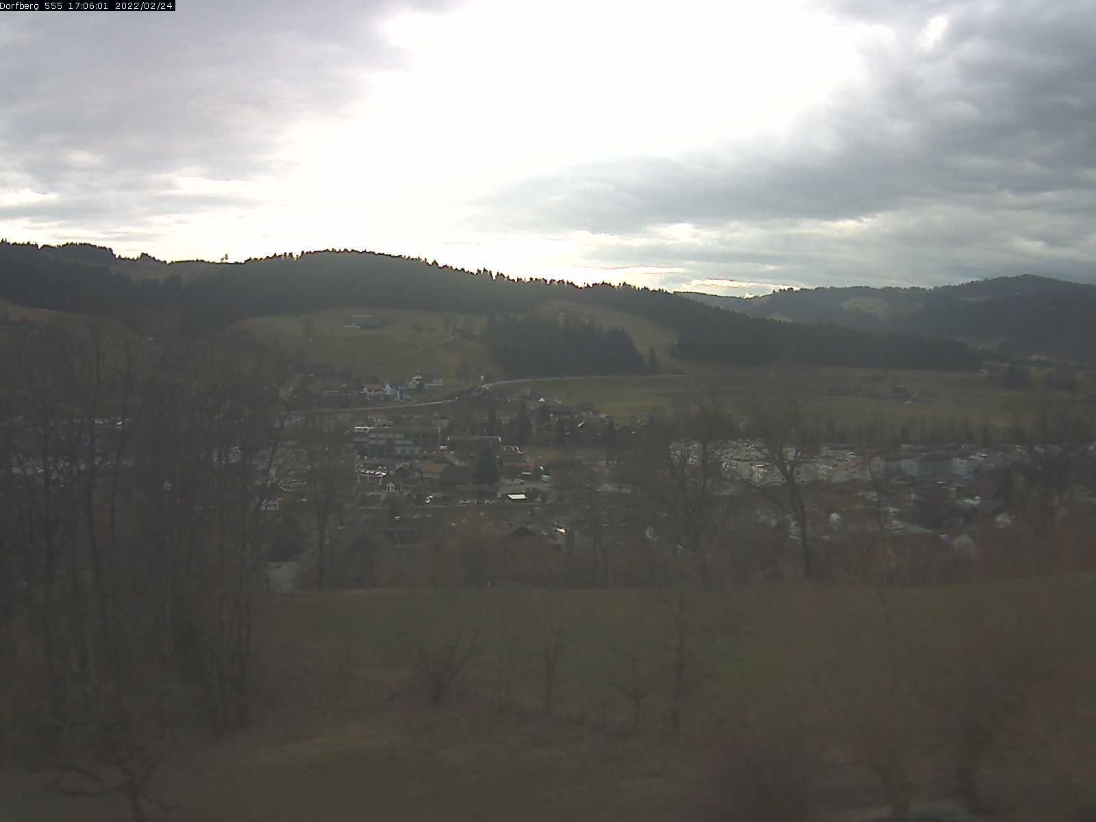Webcam-Bild: Aussicht vom Dorfberg in Langnau 20220224-170601