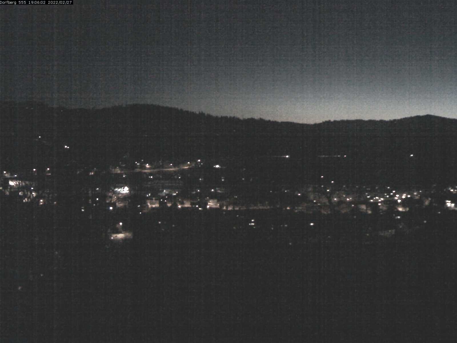 Webcam-Bild: Aussicht vom Dorfberg in Langnau 20220227-190601