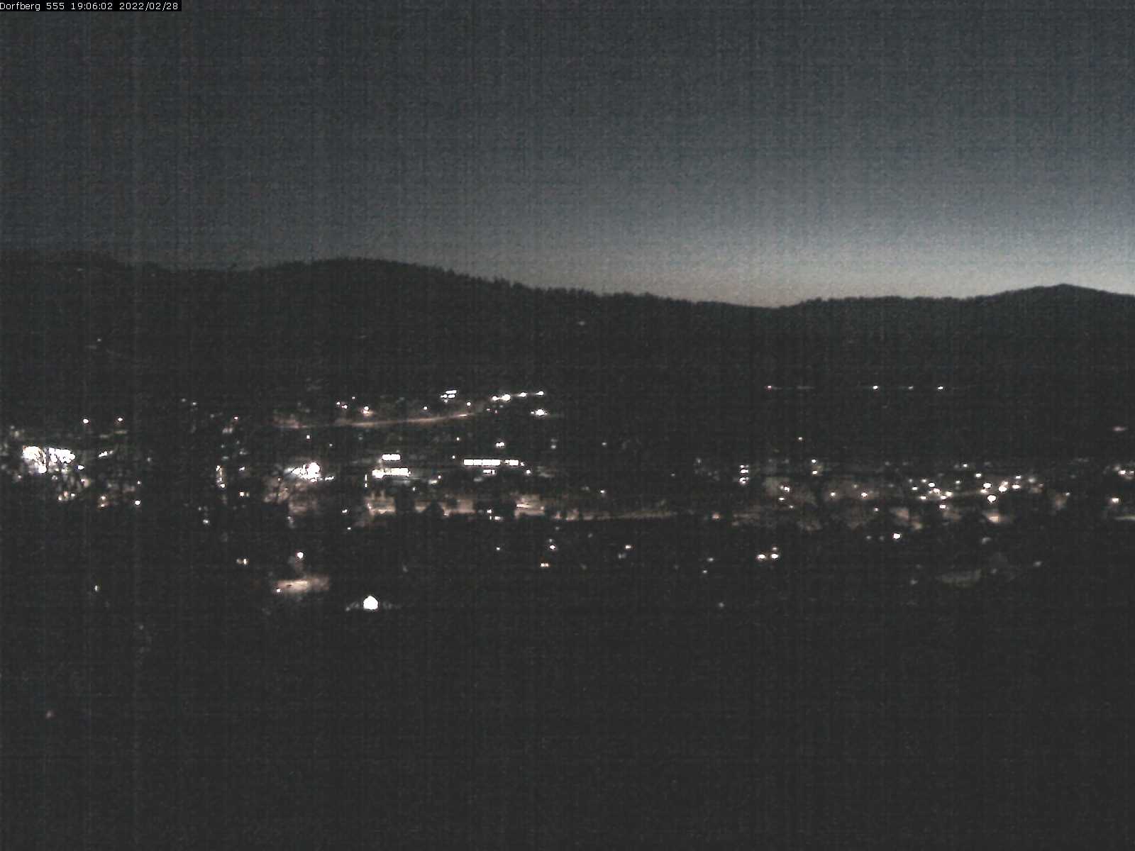 Webcam-Bild: Aussicht vom Dorfberg in Langnau 20220228-190601