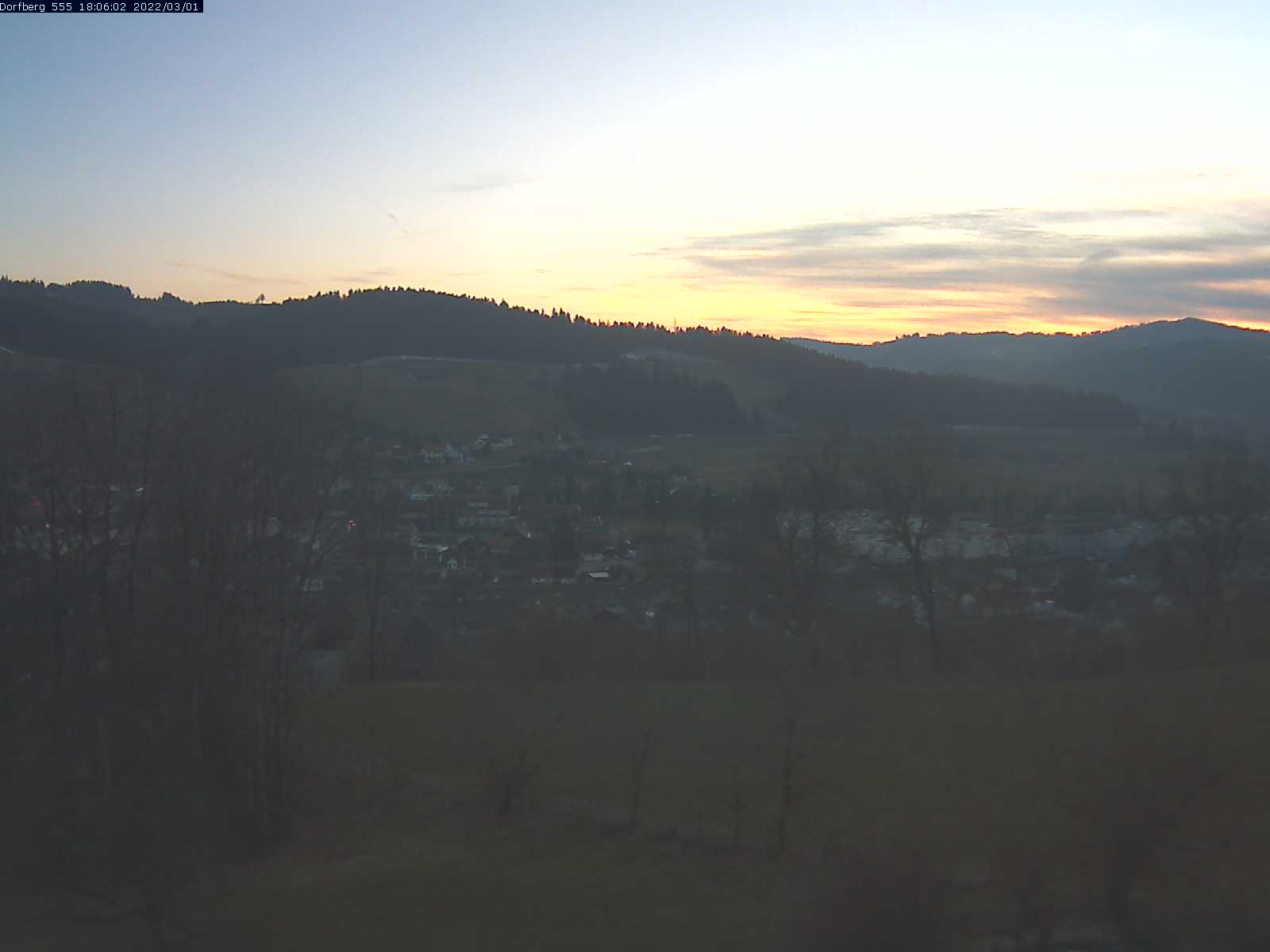 Webcam-Bild: Aussicht vom Dorfberg in Langnau 20220301-180601