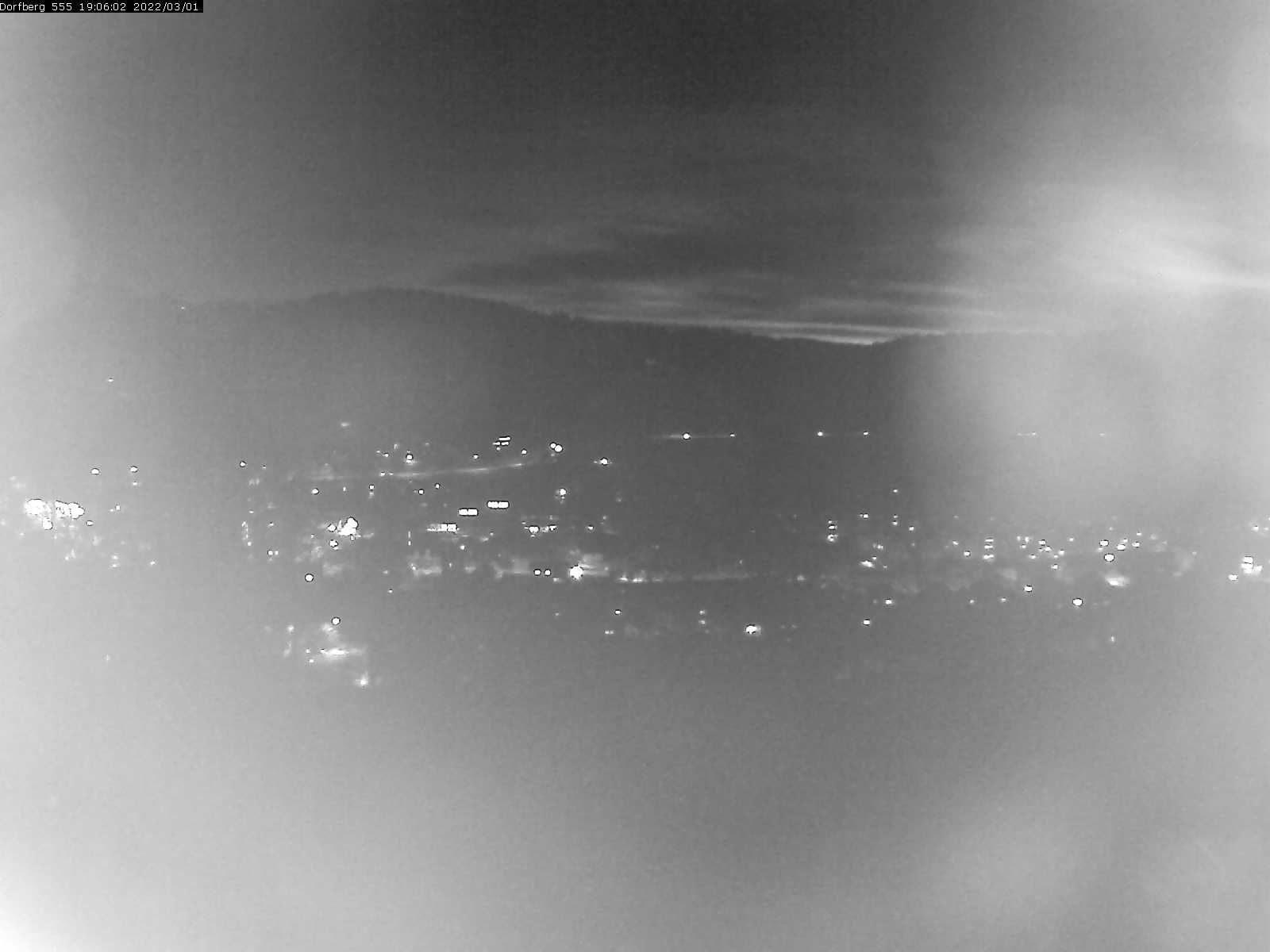 Webcam-Bild: Aussicht vom Dorfberg in Langnau 20220301-190601