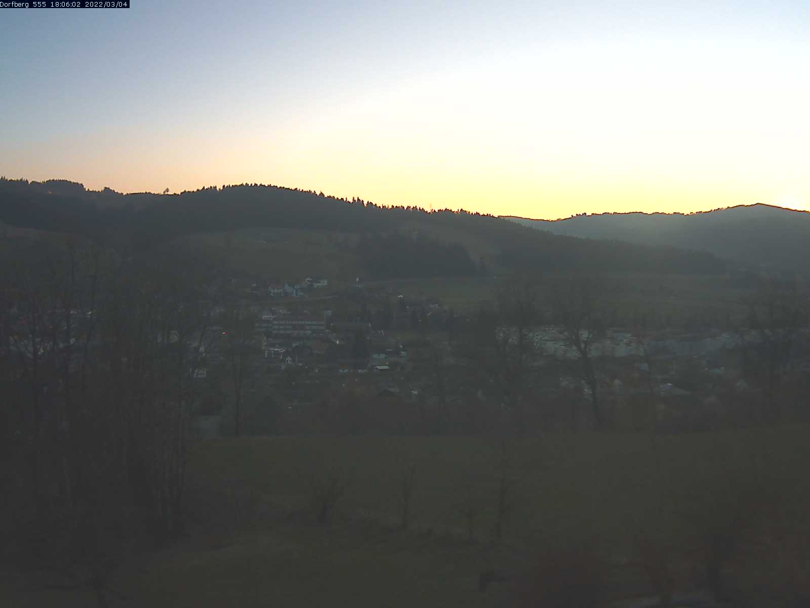 Webcam-Bild: Aussicht vom Dorfberg in Langnau 20220304-180601