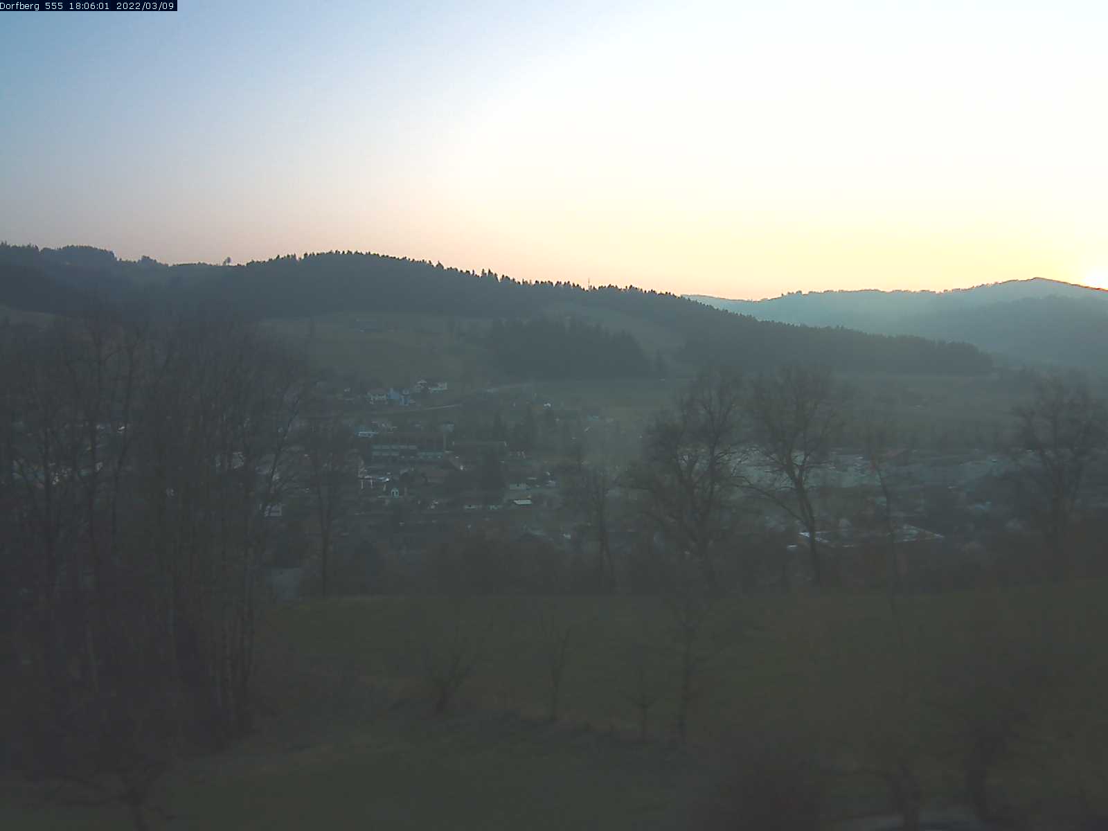 Webcam-Bild: Aussicht vom Dorfberg in Langnau 20220309-180601