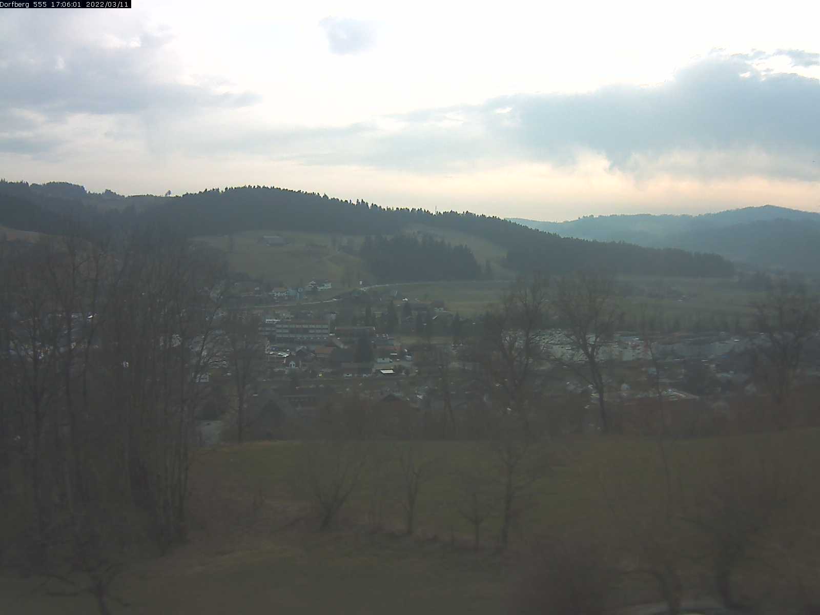 Webcam-Bild: Aussicht vom Dorfberg in Langnau 20220311-170601