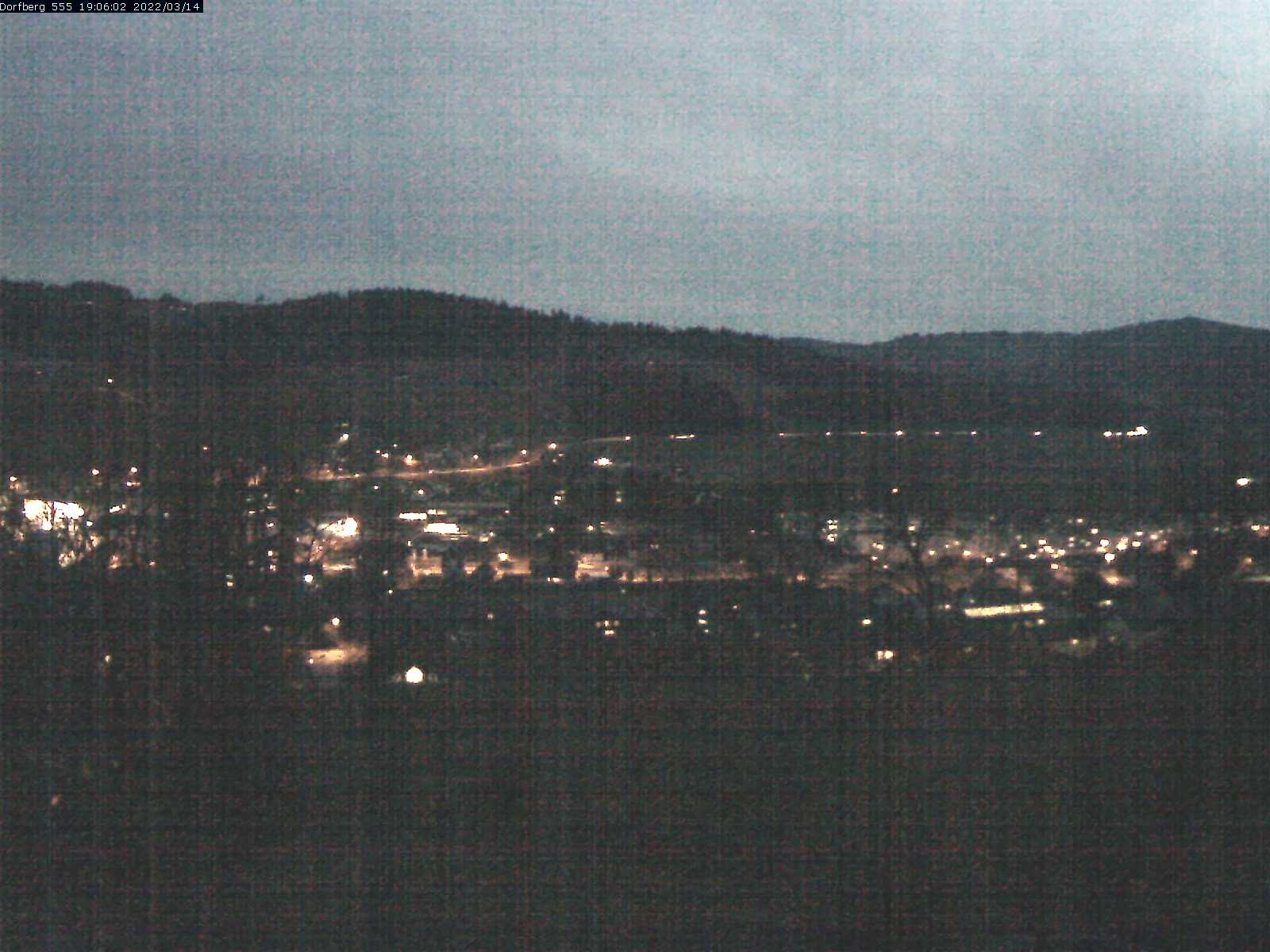 Webcam-Bild: Aussicht vom Dorfberg in Langnau 20220314-190601