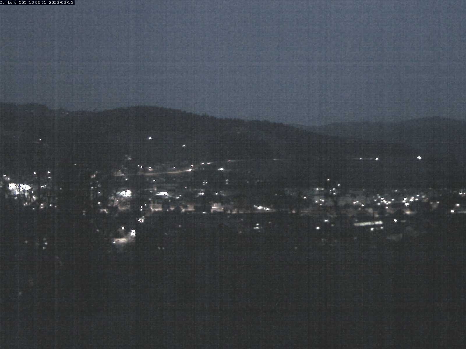 Webcam-Bild: Aussicht vom Dorfberg in Langnau 20220316-190601