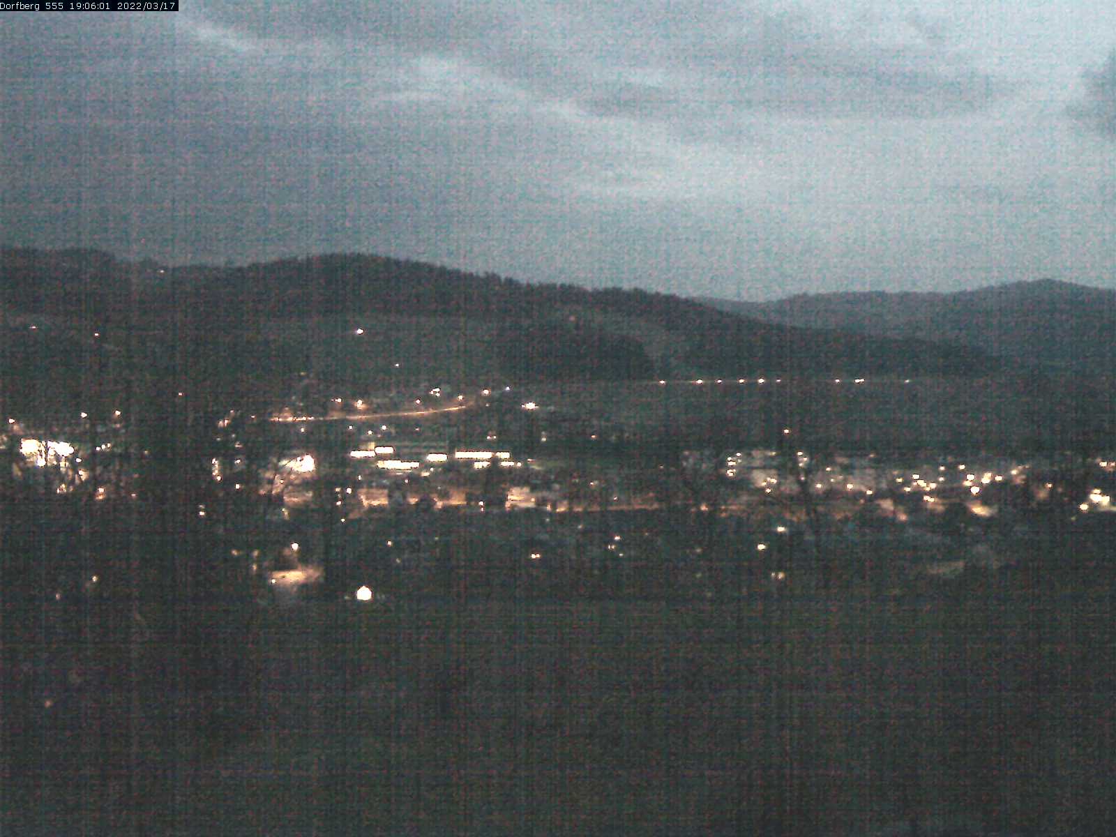 Webcam-Bild: Aussicht vom Dorfberg in Langnau 20220317-190601