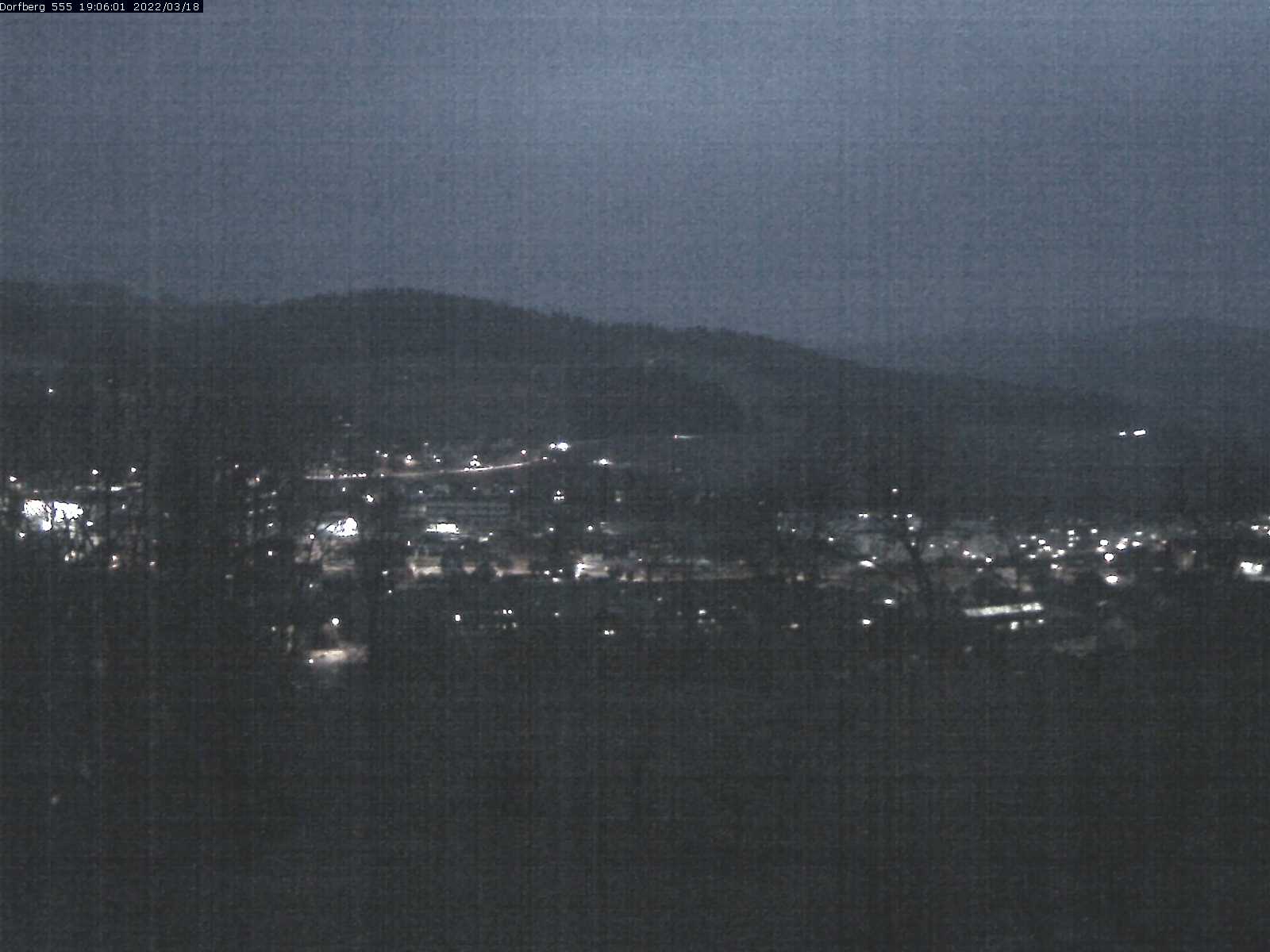 Webcam-Bild: Aussicht vom Dorfberg in Langnau 20220318-190601