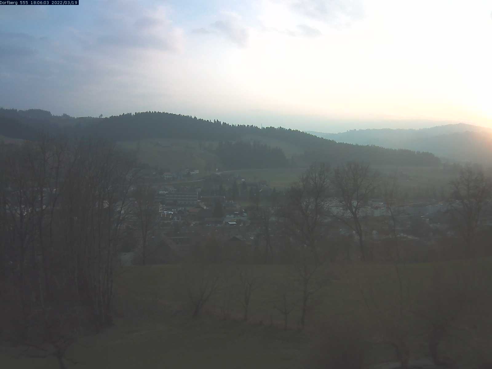 Webcam-Bild: Aussicht vom Dorfberg in Langnau 20220319-180601