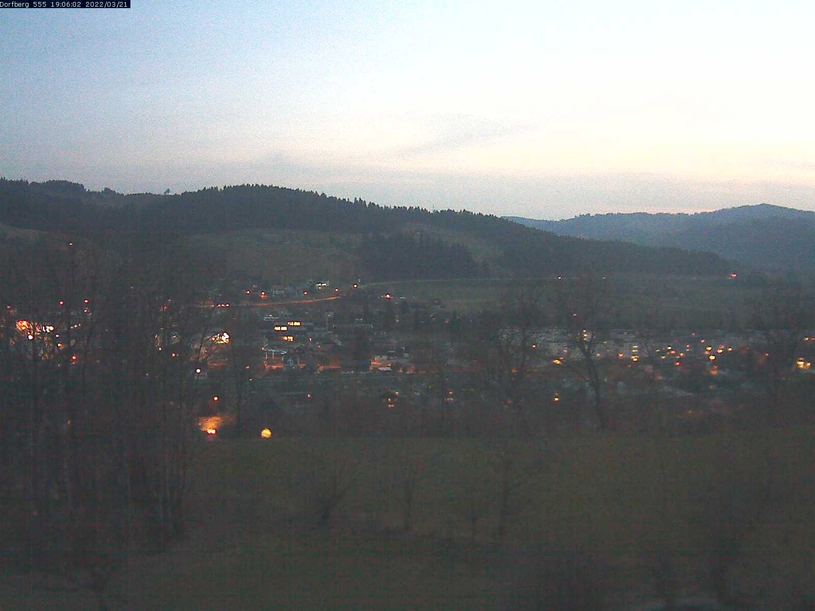 Webcam-Bild: Aussicht vom Dorfberg in Langnau 20220321-190601