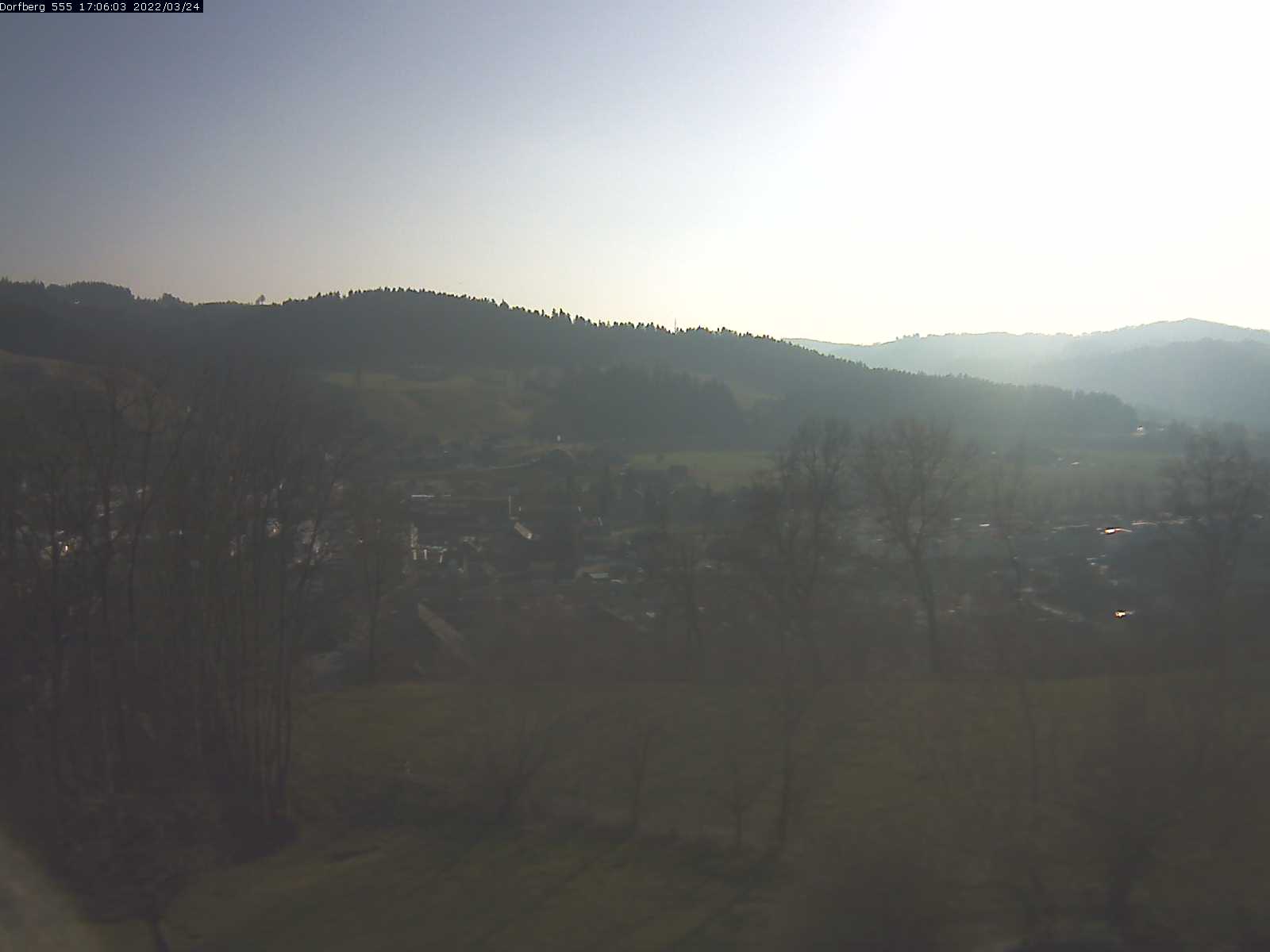 Webcam-Bild: Aussicht vom Dorfberg in Langnau 20220324-170601