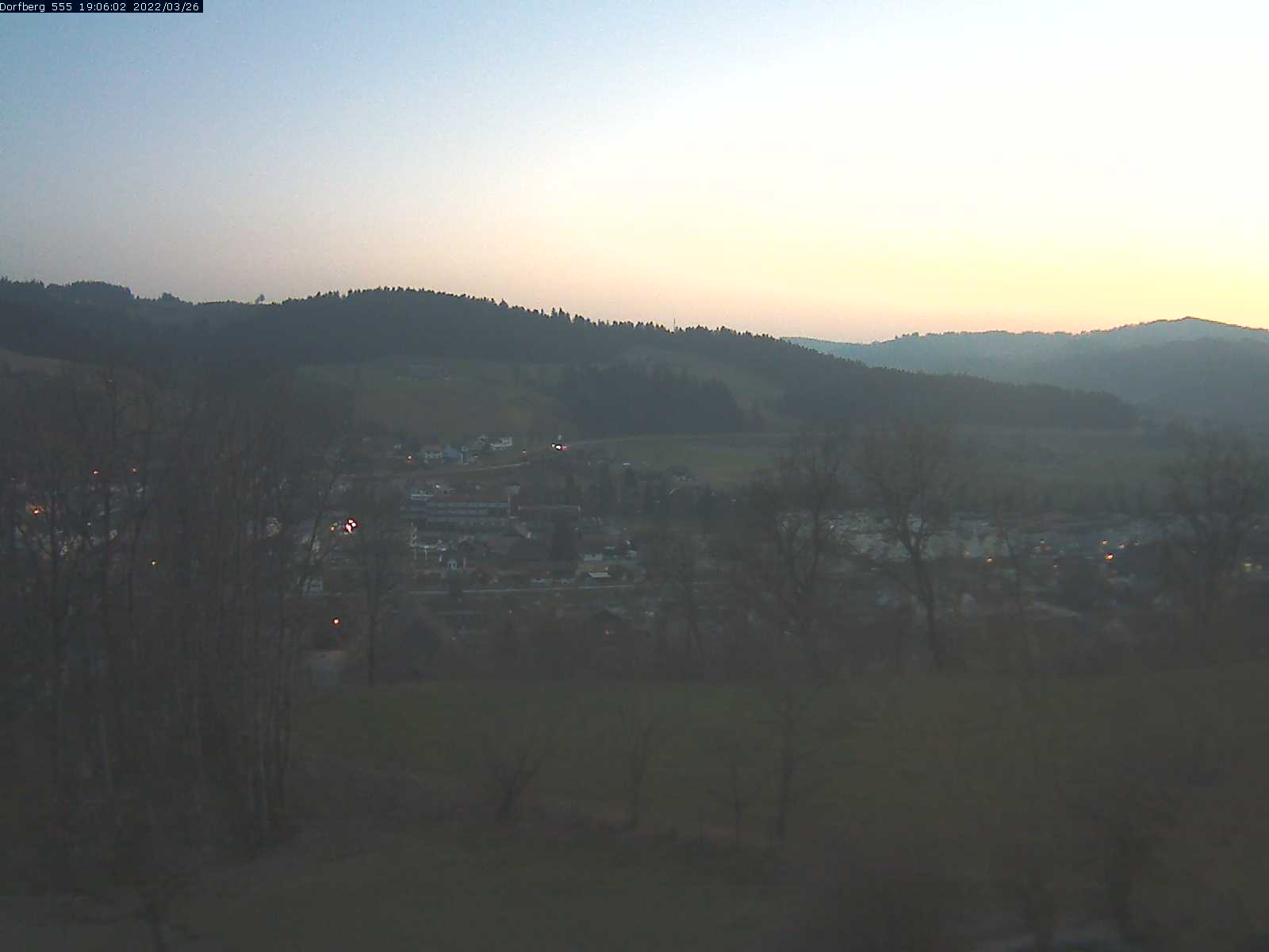 Webcam-Bild: Aussicht vom Dorfberg in Langnau 20220326-190601