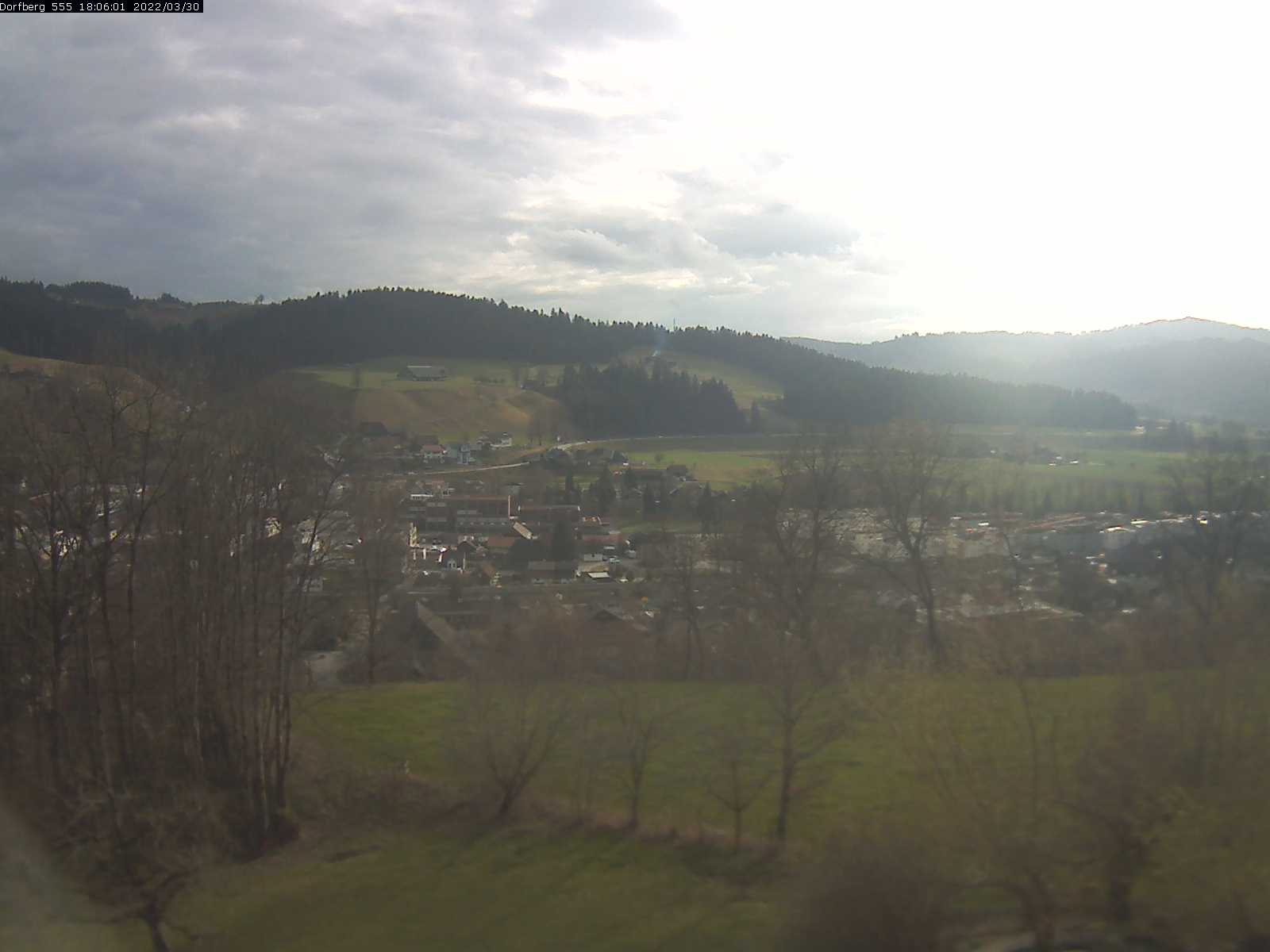Webcam-Bild: Aussicht vom Dorfberg in Langnau 20220330-180601