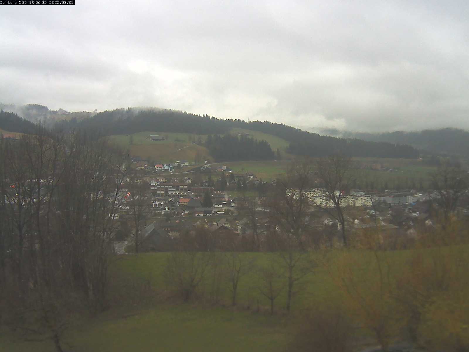 Webcam-Bild: Aussicht vom Dorfberg in Langnau 20220331-190601