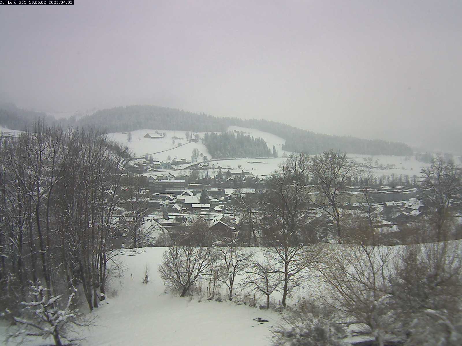 Webcam-Bild: Aussicht vom Dorfberg in Langnau 20220402-190601