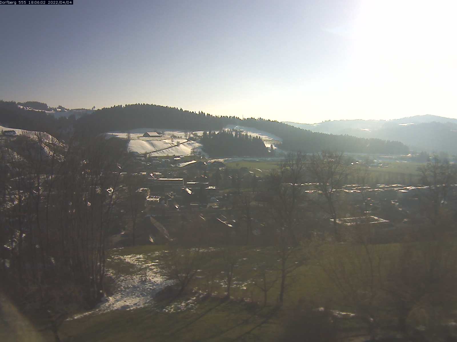 Webcam-Bild: Aussicht vom Dorfberg in Langnau 20220404-180601