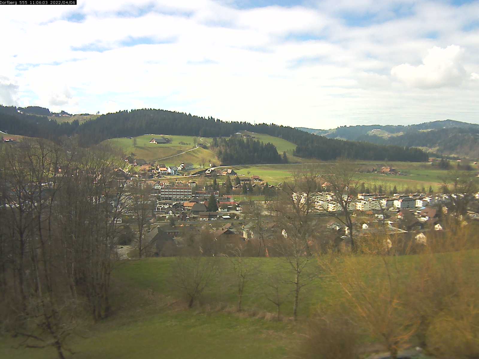 Webcam-Bild: Aussicht vom Dorfberg in Langnau 20220406-110601