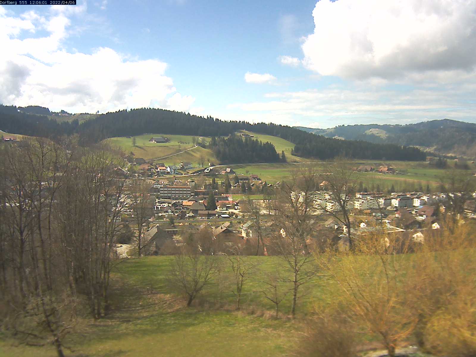 Webcam-Bild: Aussicht vom Dorfberg in Langnau 20220406-120601