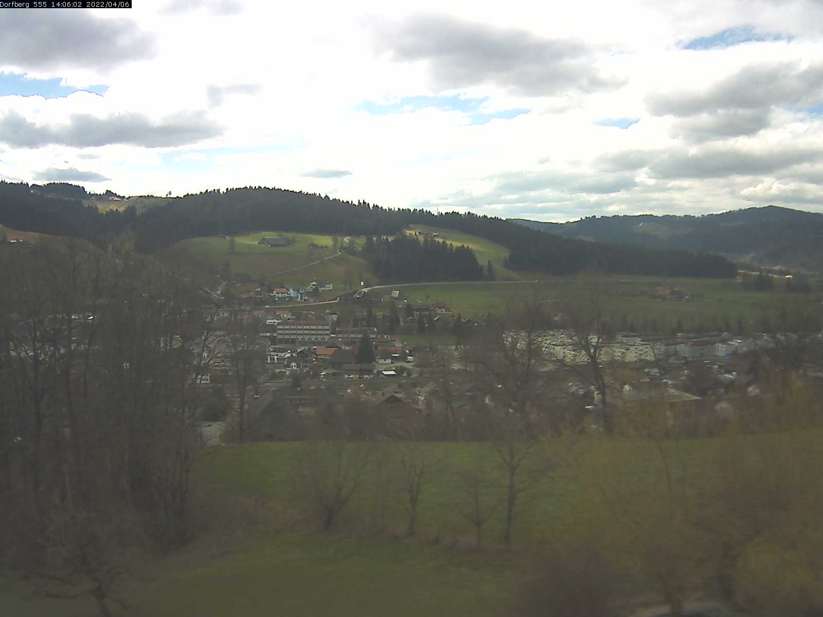 Webcam-Bild: Aussicht vom Dorfberg in Langnau 20220406-140601