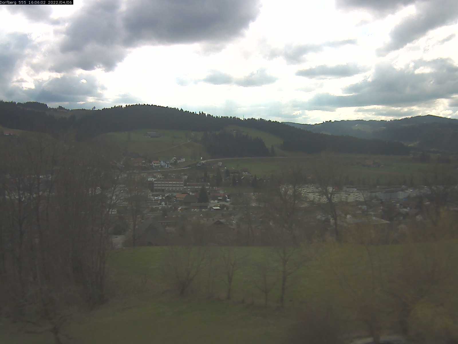 Webcam-Bild: Aussicht vom Dorfberg in Langnau 20220406-160601