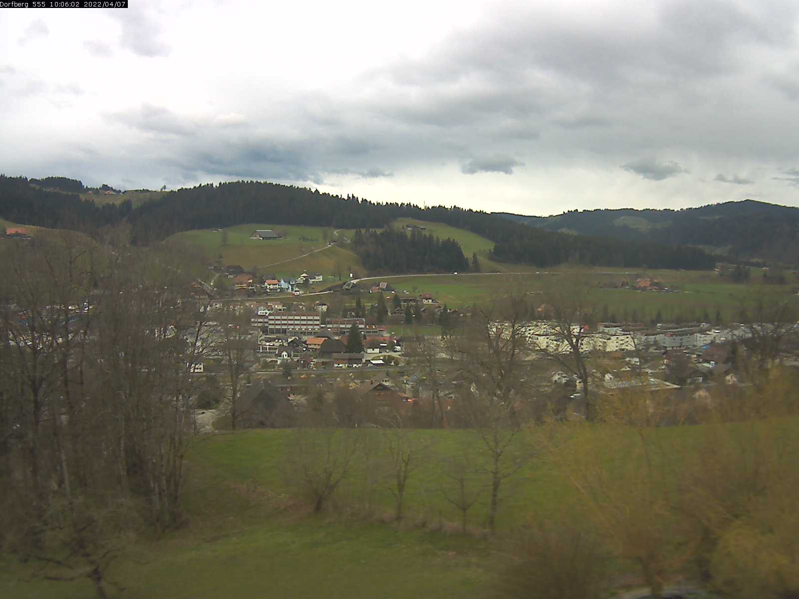 Webcam-Bild: Aussicht vom Dorfberg in Langnau 20220407-100601