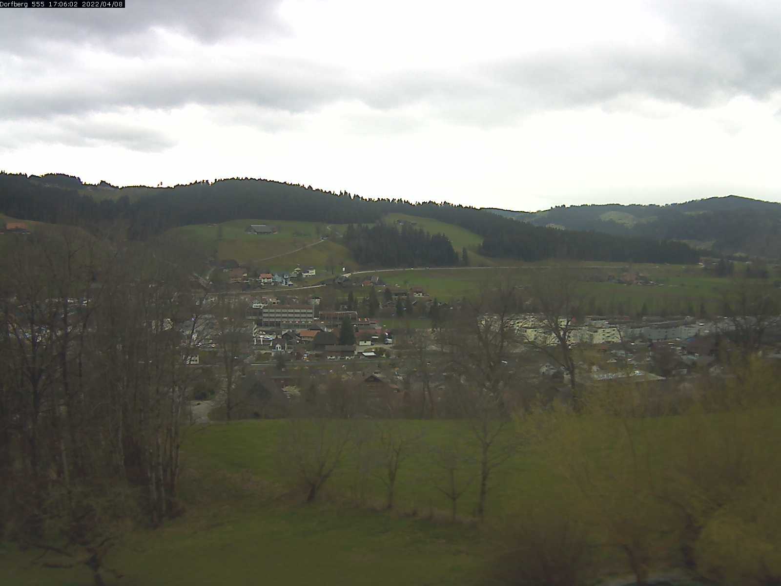 Webcam-Bild: Aussicht vom Dorfberg in Langnau 20220408-170601