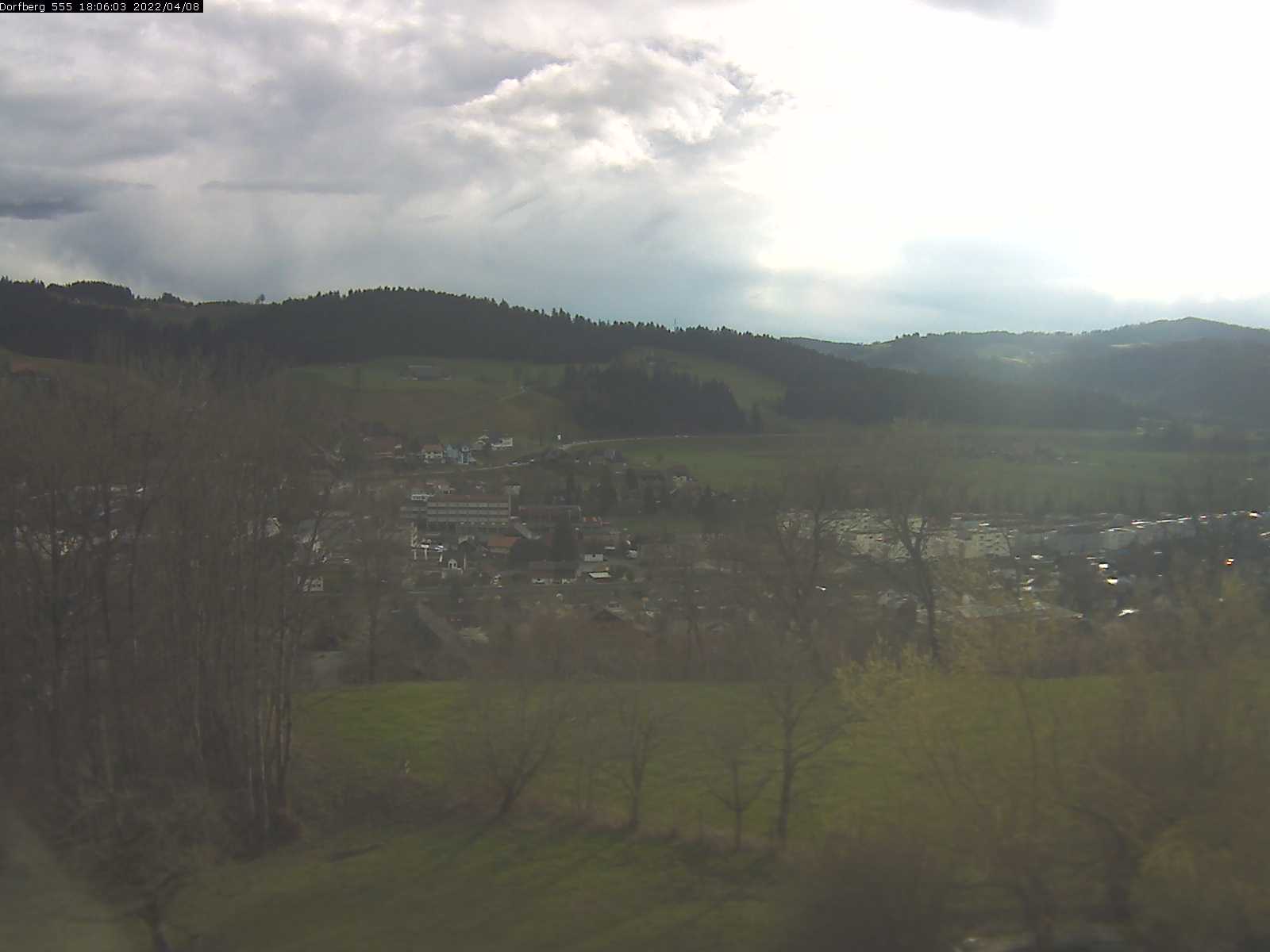 Webcam-Bild: Aussicht vom Dorfberg in Langnau 20220408-180601
