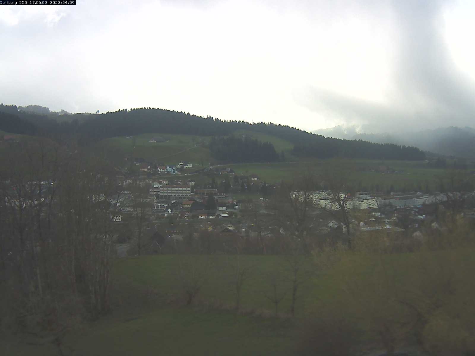 Webcam-Bild: Aussicht vom Dorfberg in Langnau 20220409-170601