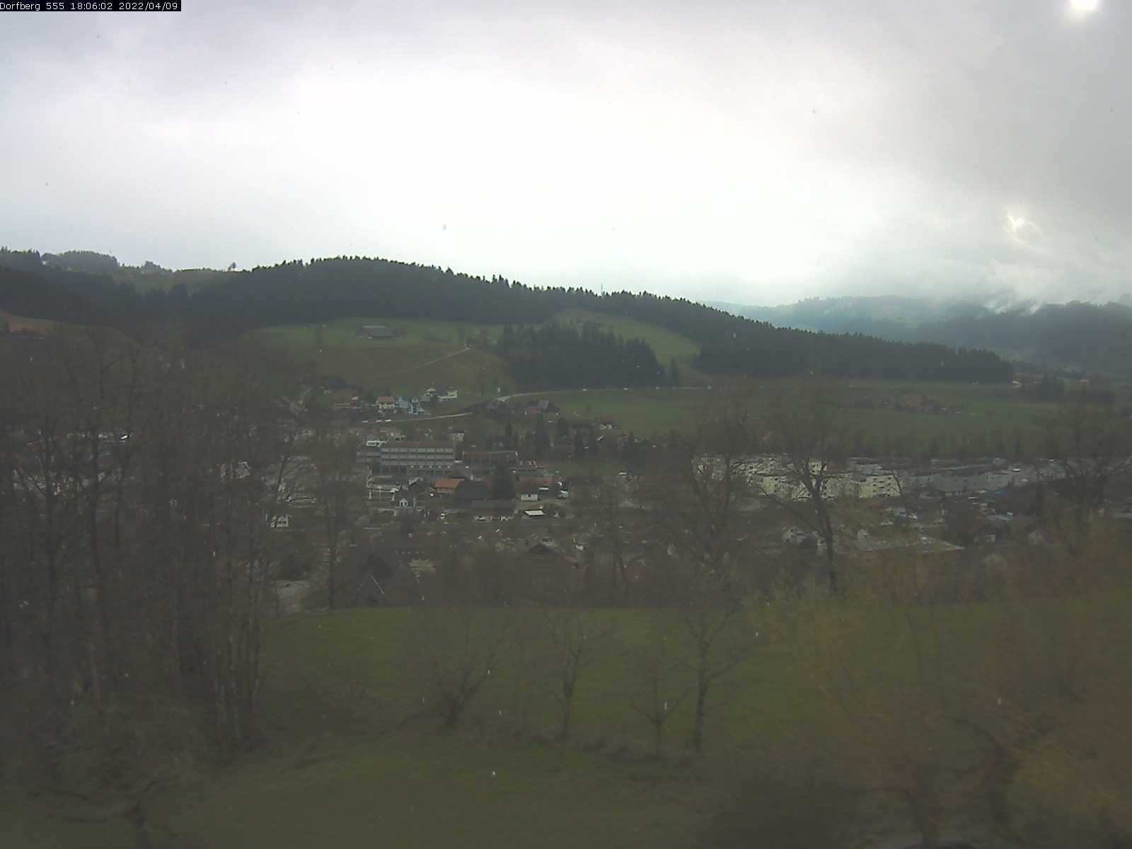Webcam-Bild: Aussicht vom Dorfberg in Langnau 20220409-180601