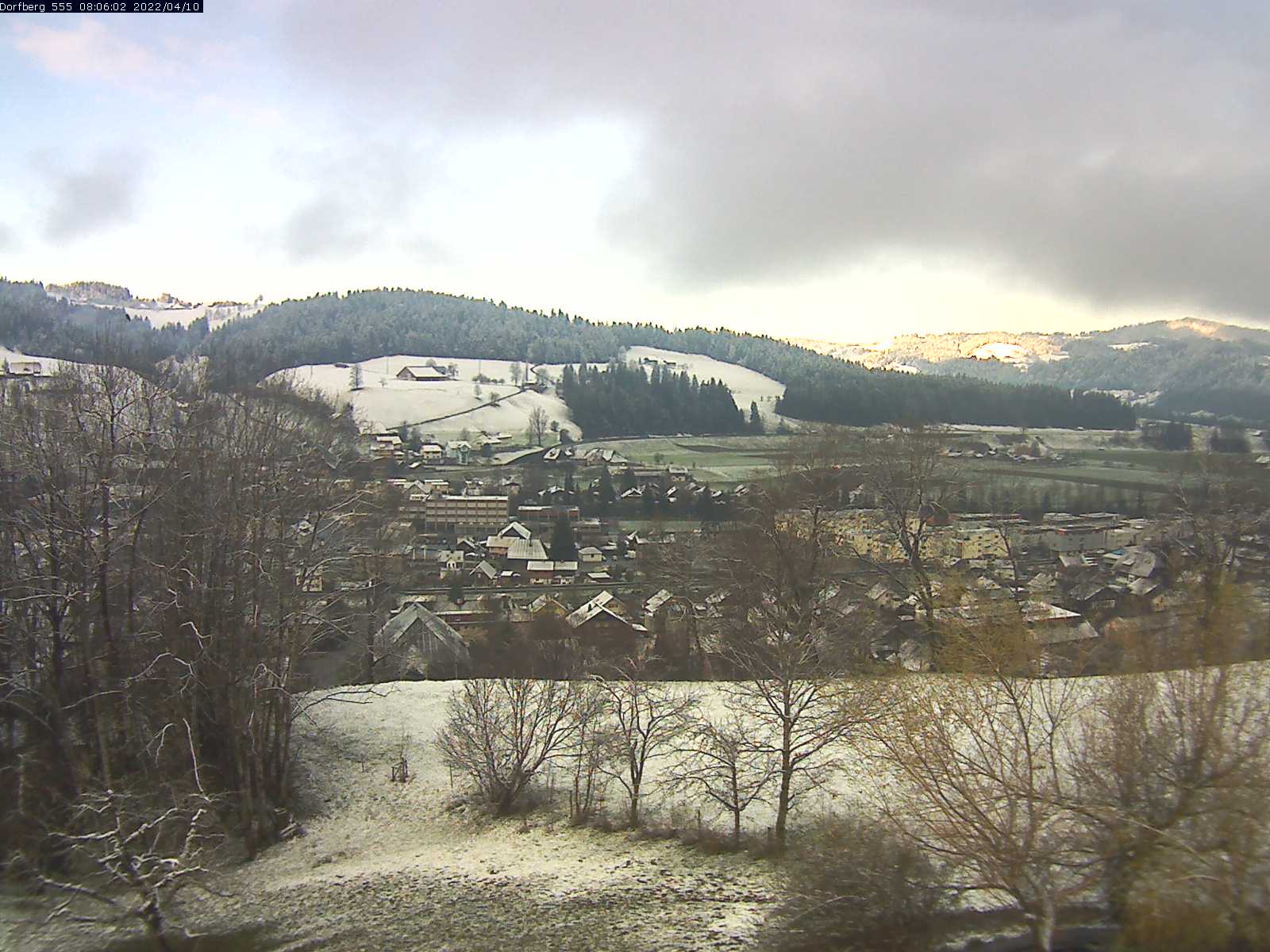 Webcam-Bild: Aussicht vom Dorfberg in Langnau 20220410-080601