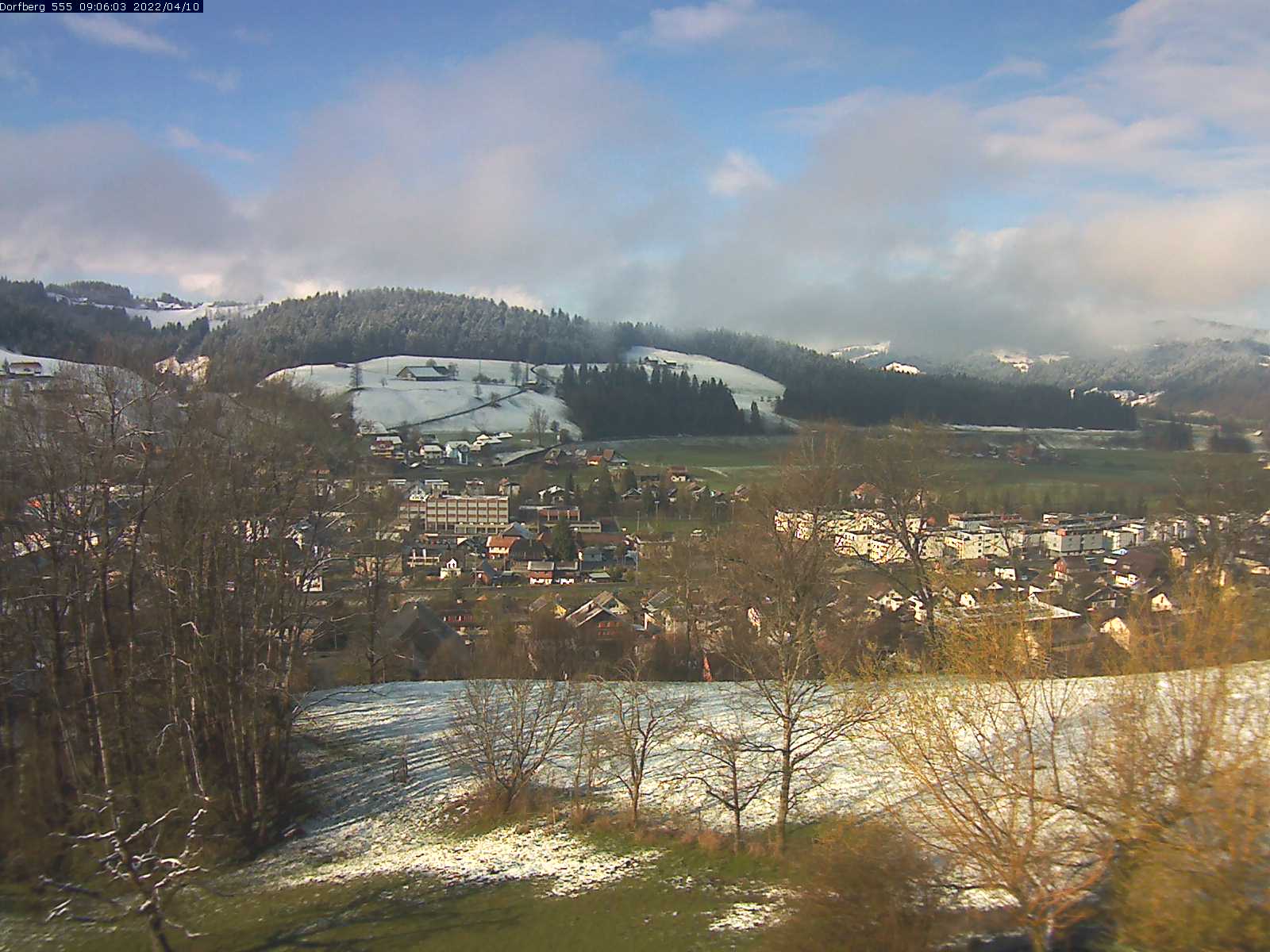 Webcam-Bild: Aussicht vom Dorfberg in Langnau 20220410-090601