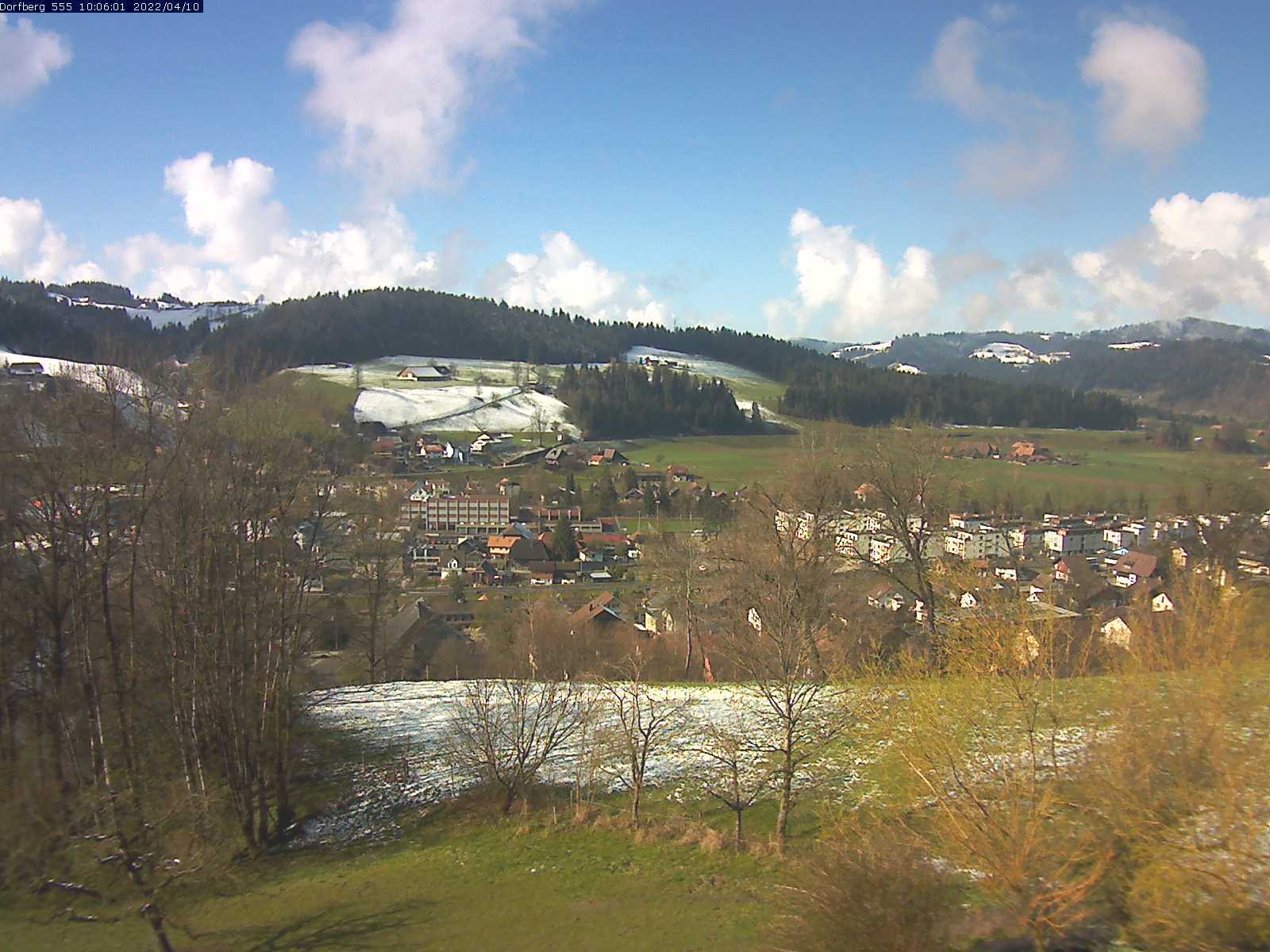 Webcam-Bild: Aussicht vom Dorfberg in Langnau 20220410-100601