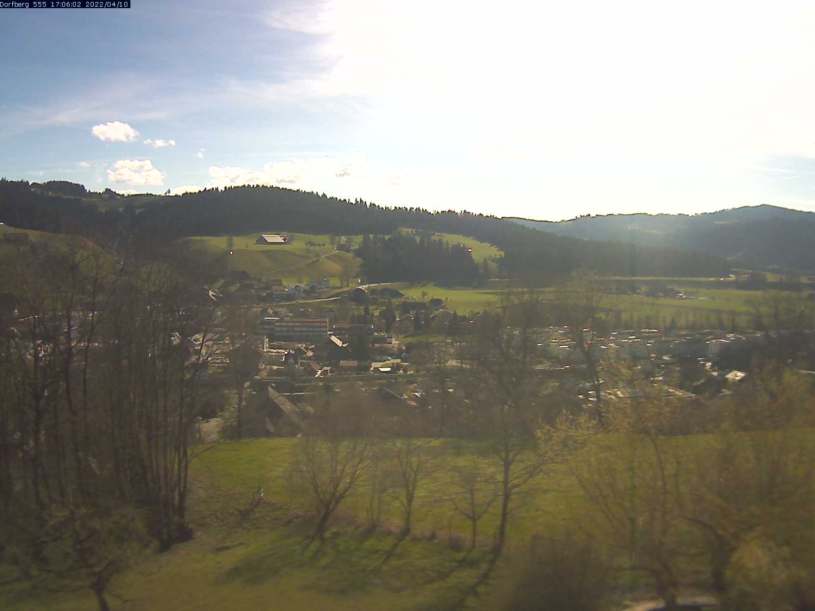 Webcam-Bild: Aussicht vom Dorfberg in Langnau 20220410-170601