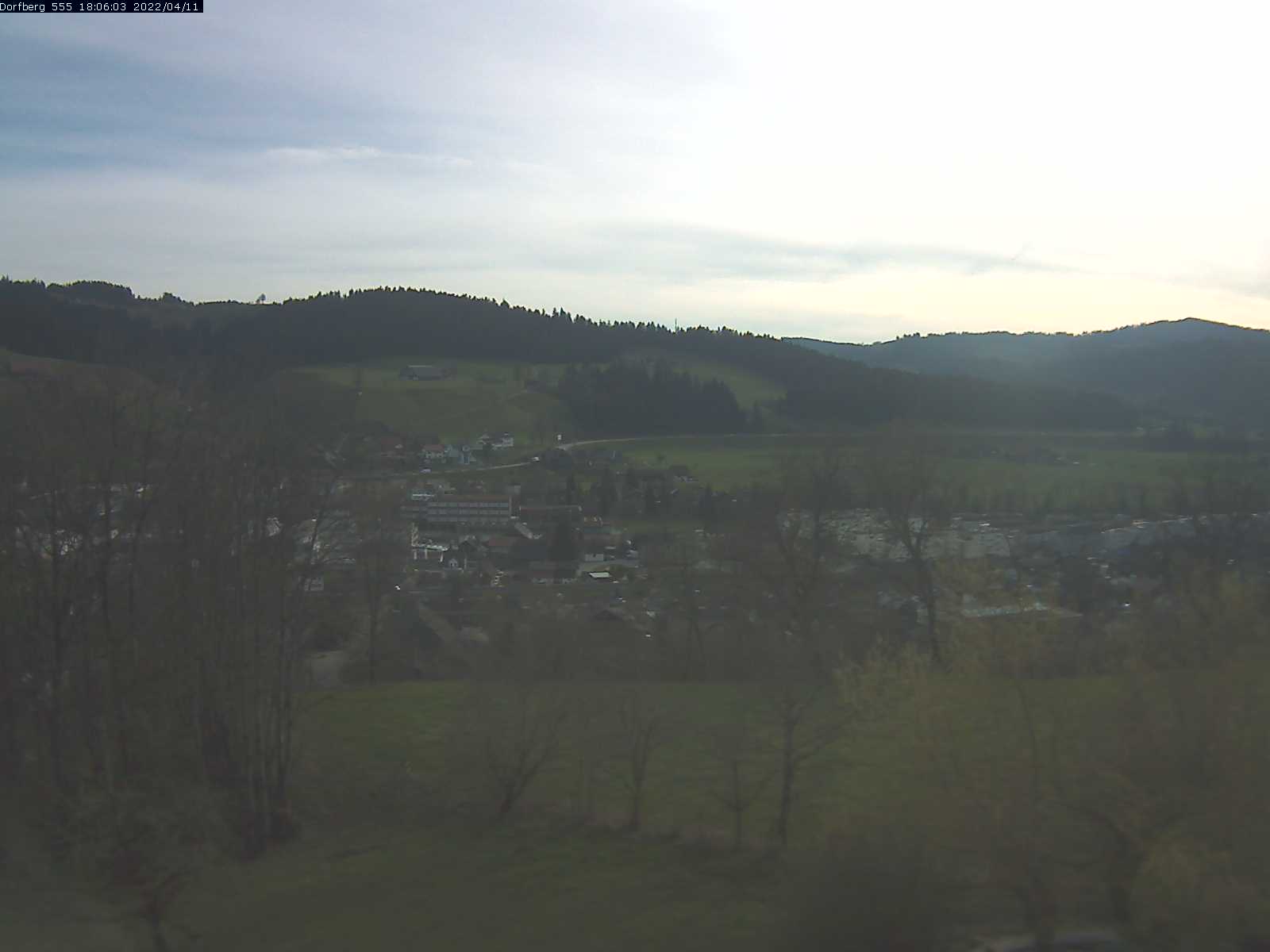 Webcam-Bild: Aussicht vom Dorfberg in Langnau 20220411-180602