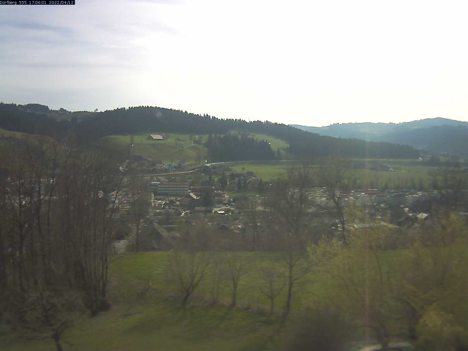 Webcam-Bild: Aussicht vom Dorfberg in Langnau 20220412-170601