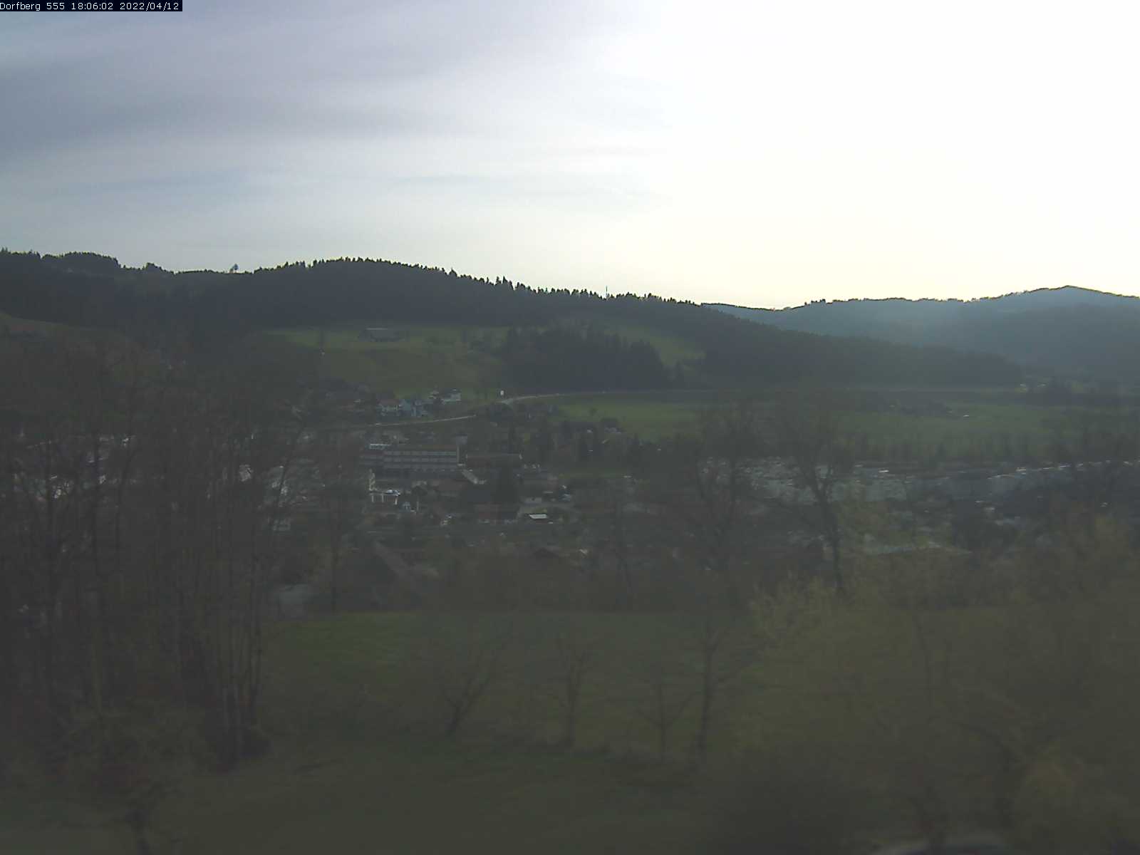 Webcam-Bild: Aussicht vom Dorfberg in Langnau 20220412-180601